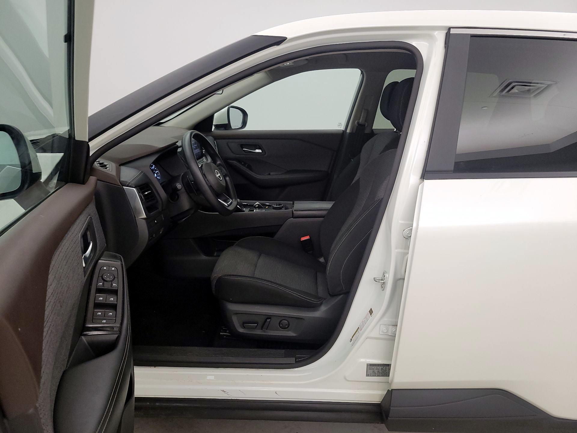 Thumbnail: 2023 Nissan Rogue - 9