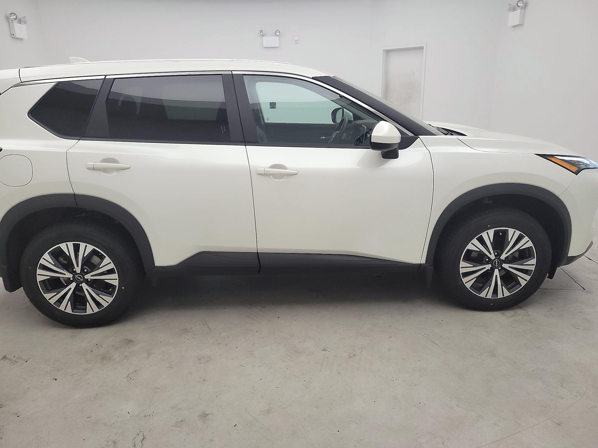 Thumbnail: 2023 Nissan Rogue - 4