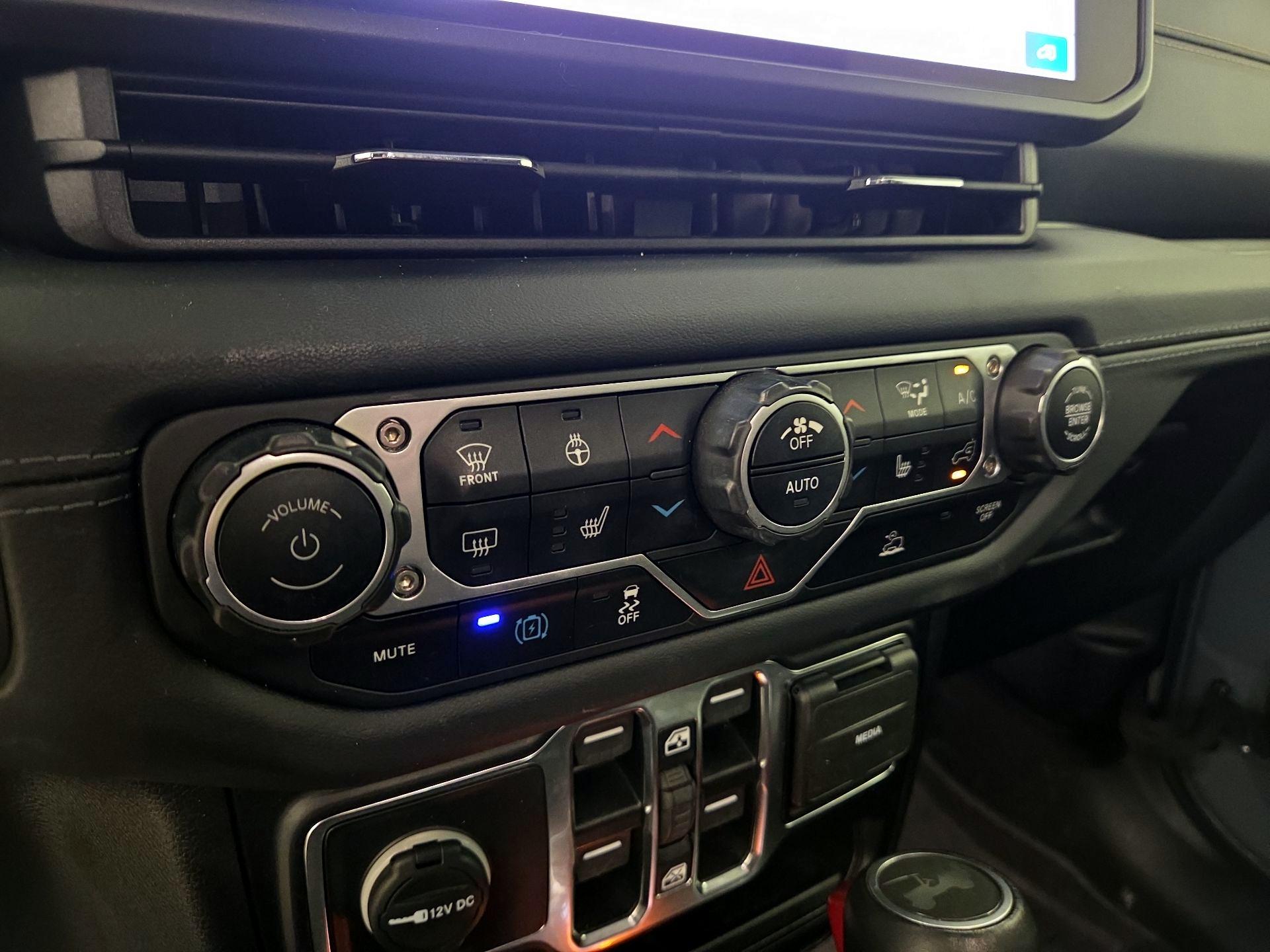 Thumbnail: 2024 Jeep Wrangler - 14