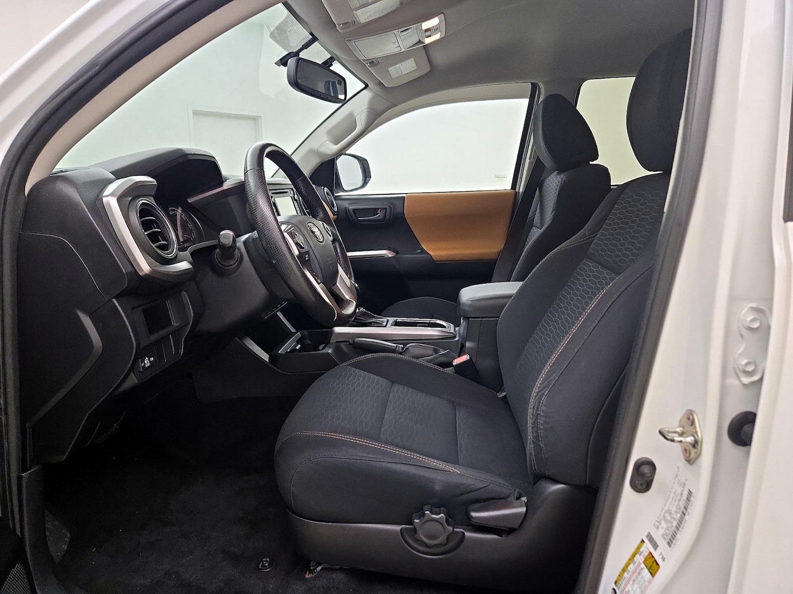 2016 Toyota Tacoma SR5 - Photo 12
