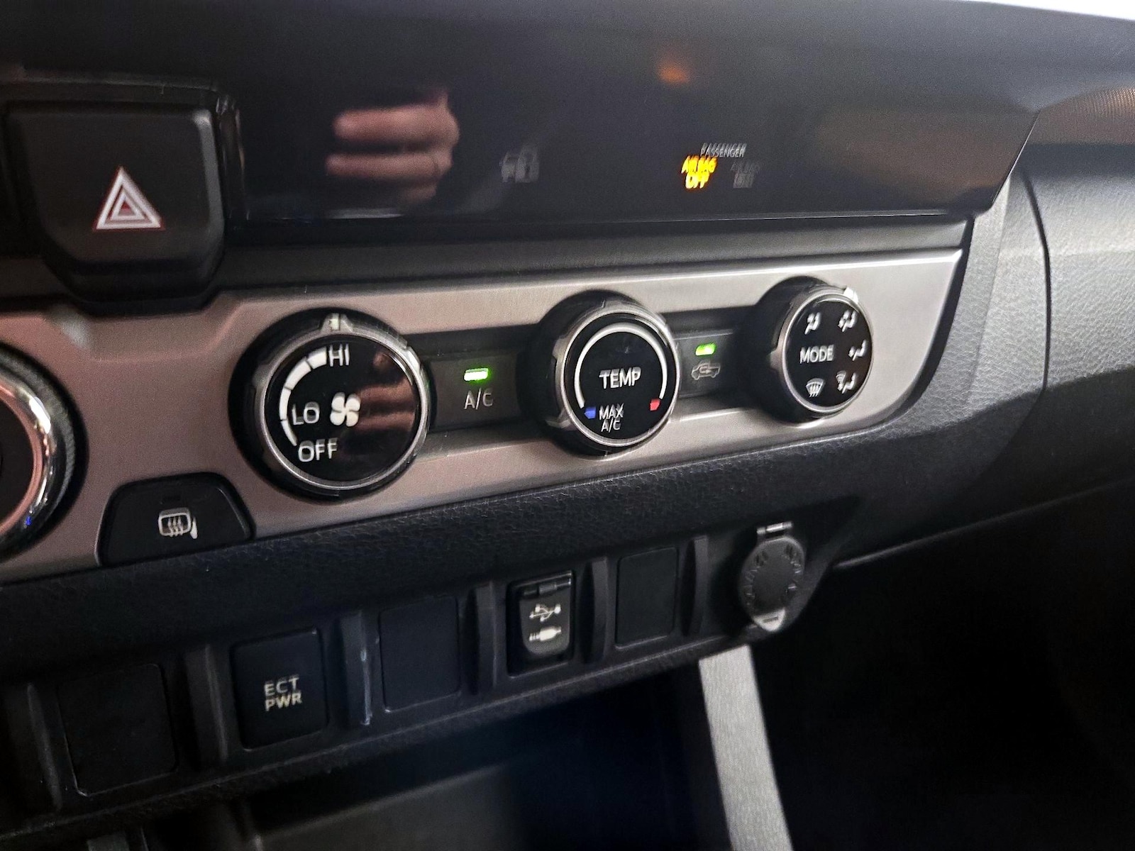 2016 Toyota Tacoma SR5 - Photo 16