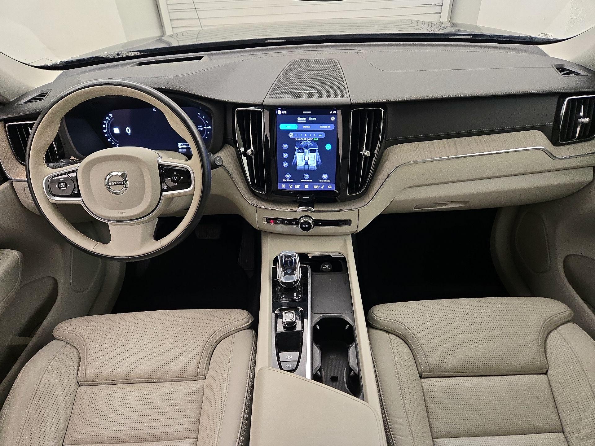 Thumbnail: 2022 Volvo XC60 - 9