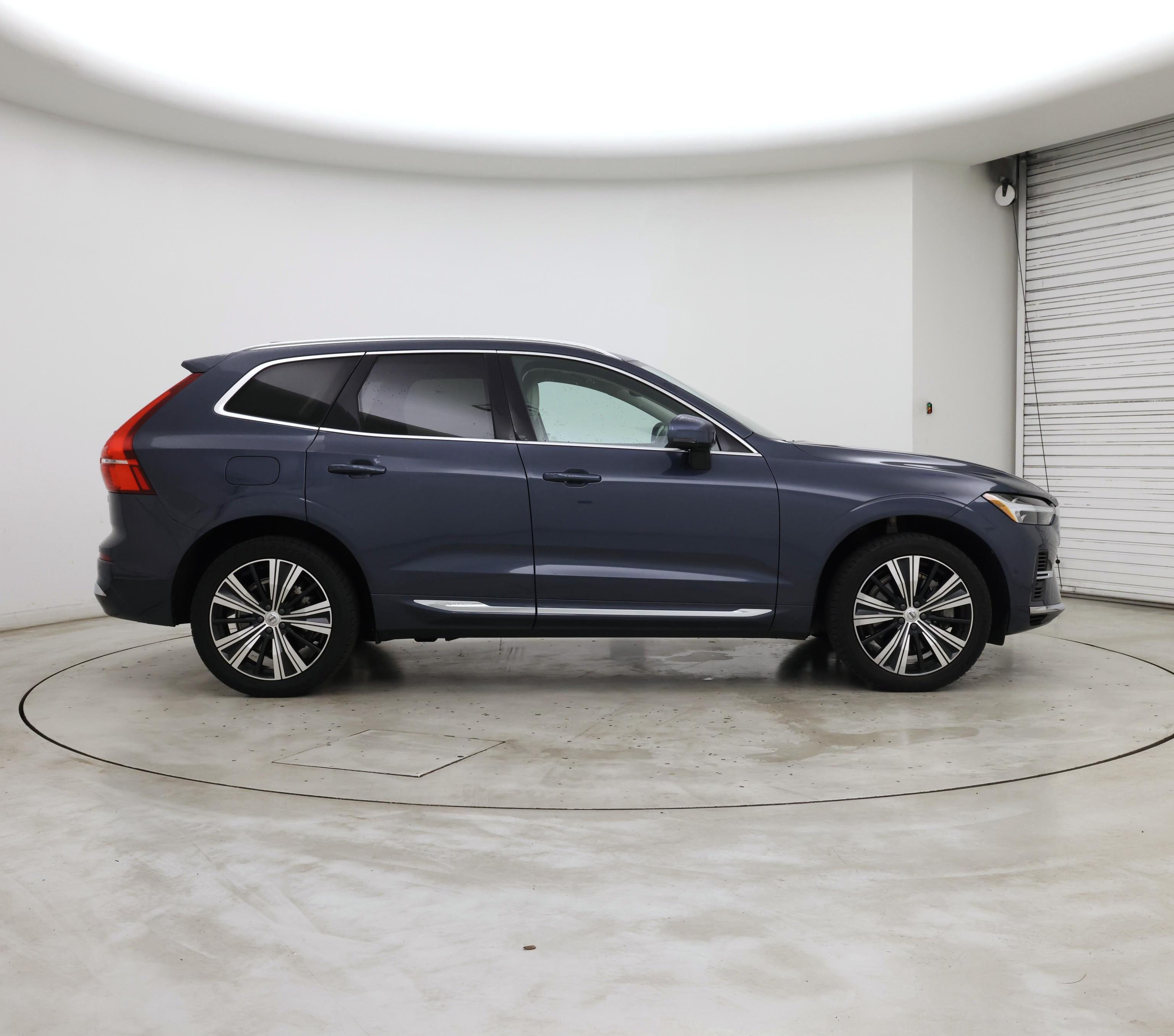 Thumbnail: 2022 Volvo XC60 - 7