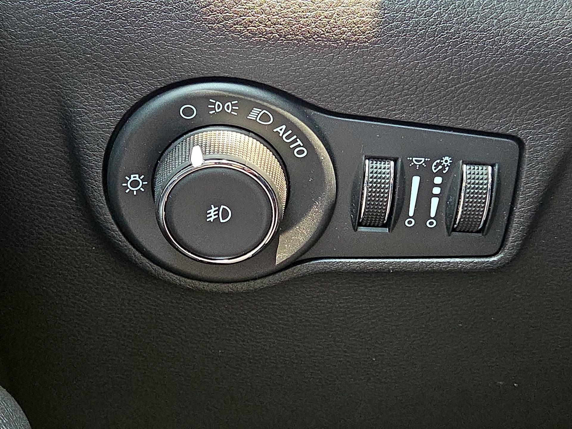 Thumbnail: 2023 Jeep Compass - 13