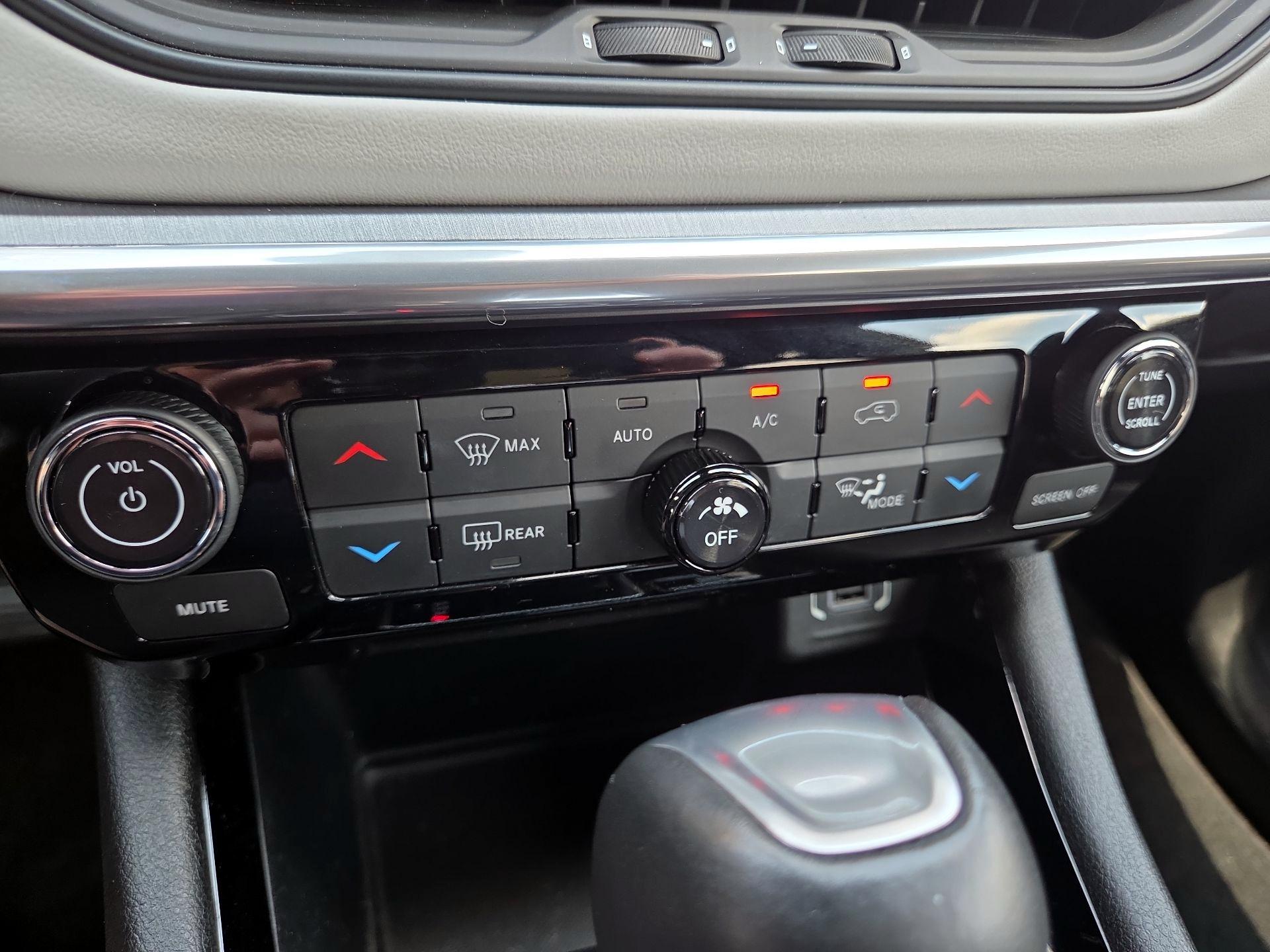 Thumbnail: 2023 Jeep Compass - 16