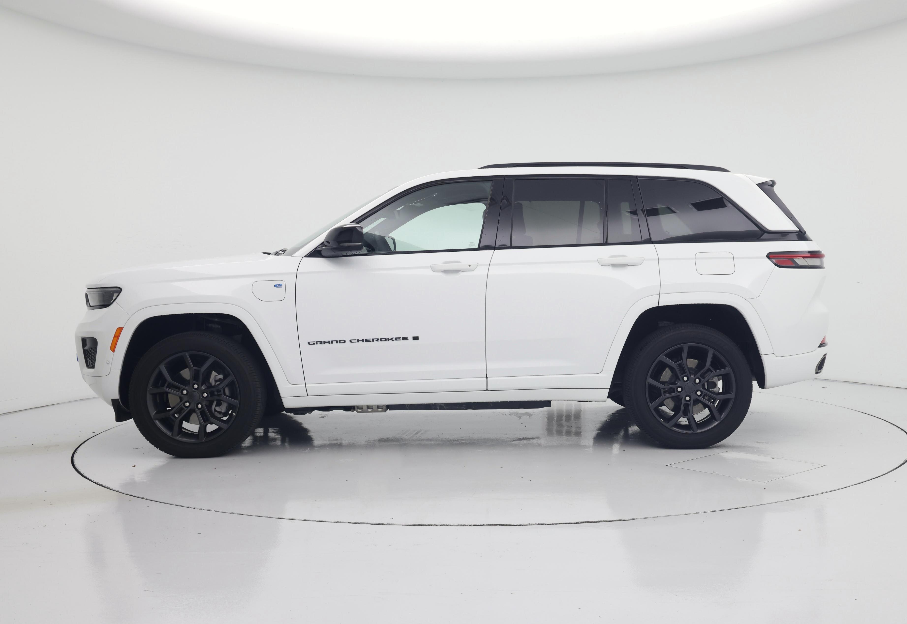 Thumbnail: 2024 Jeep Grand Cherokee - 3