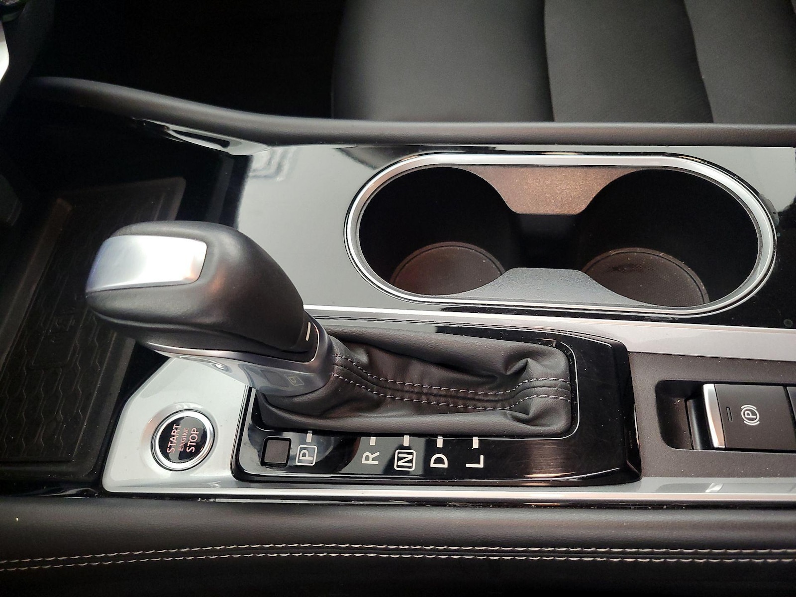 2024 Nissan Altima SL - Photo 18