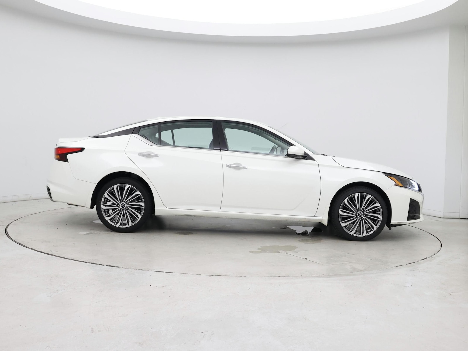 2024 Nissan Altima SL - Photo 8