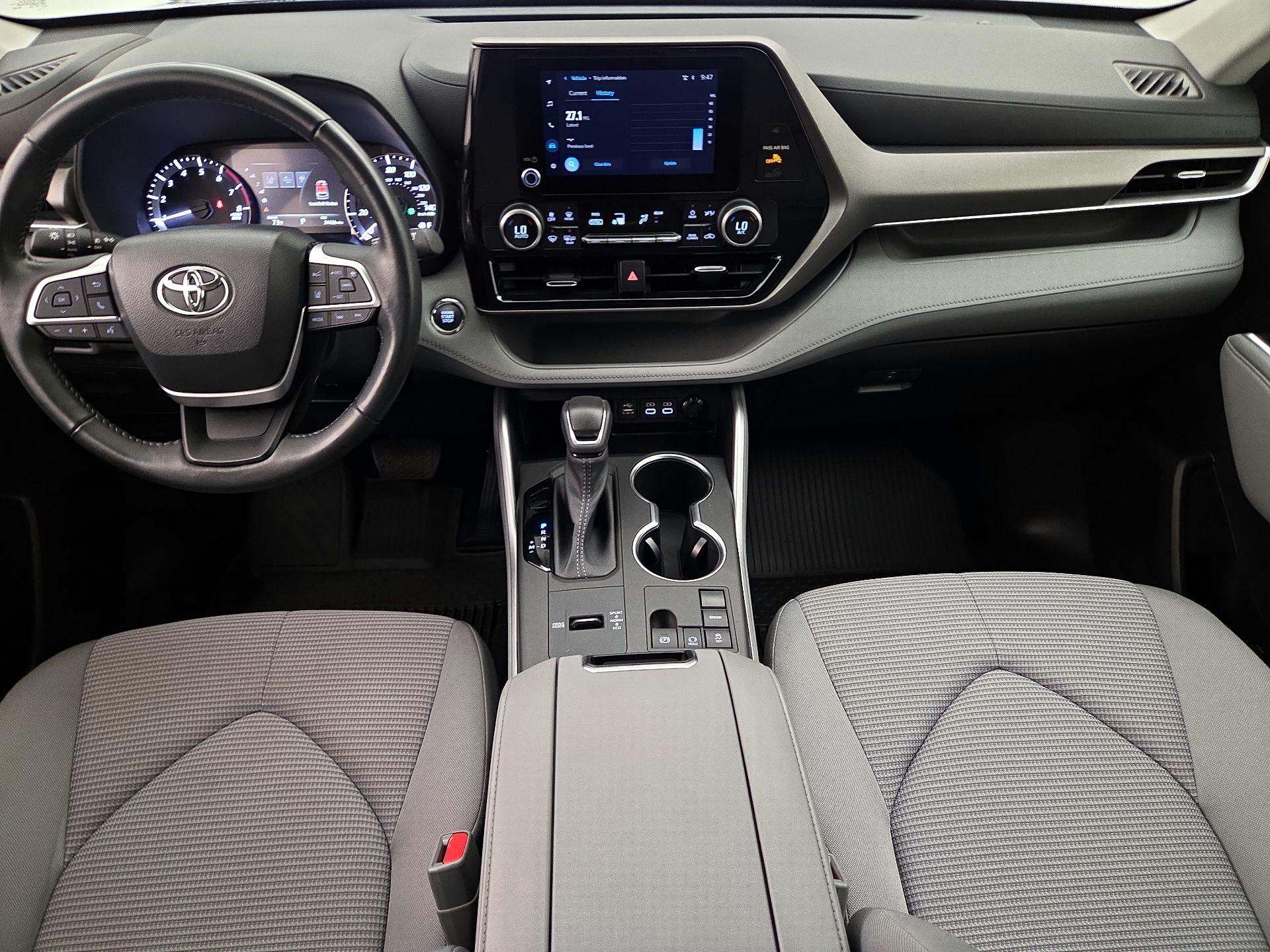 Thumbnail: 2023 Toyota Highlander - 9