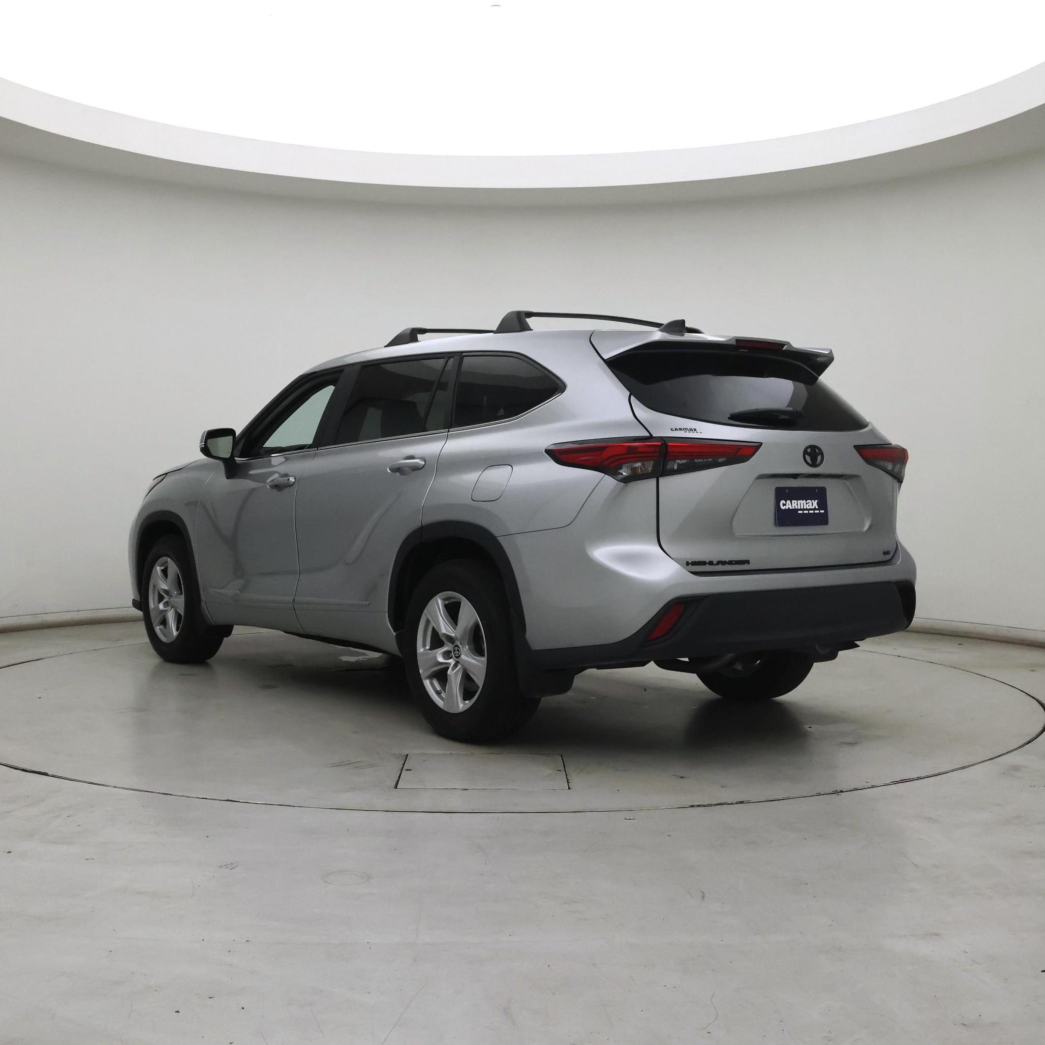 Thumbnail: 2023 Toyota Highlander - 2