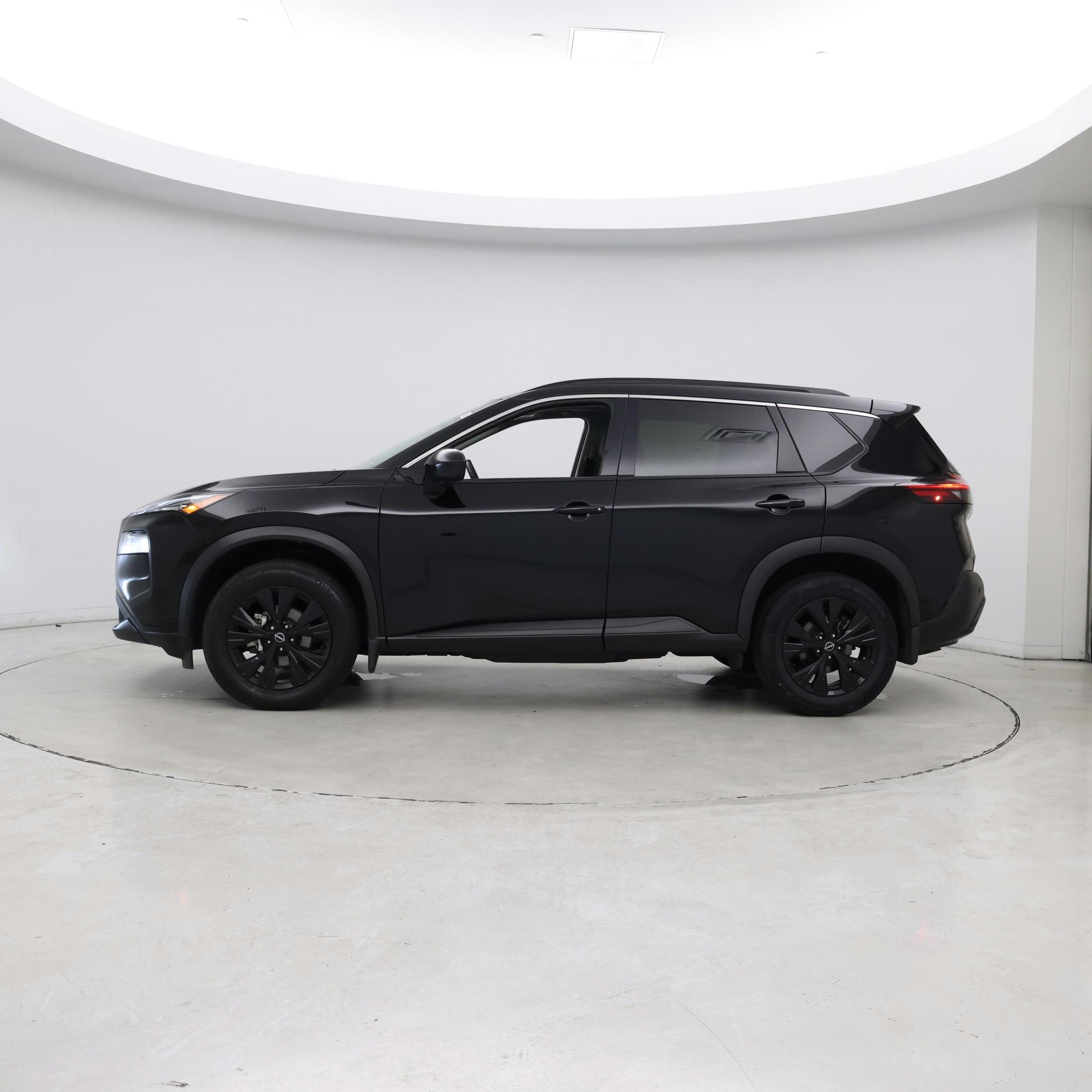 Thumbnail: 2023 Nissan Rogue - 3