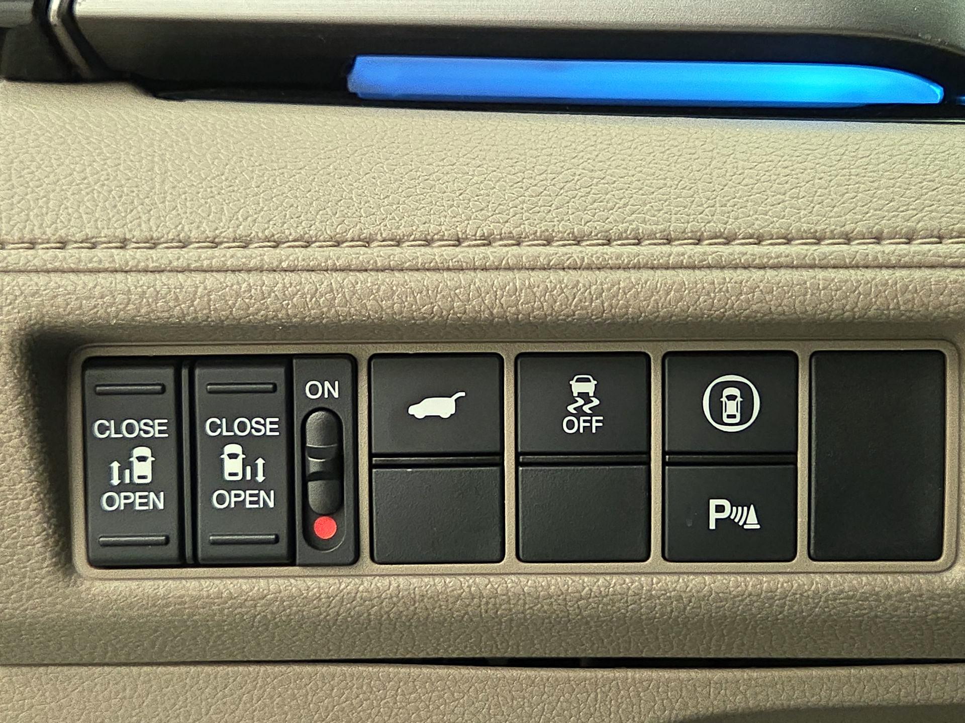 Thumbnail: 2023 Honda Odyssey - 13