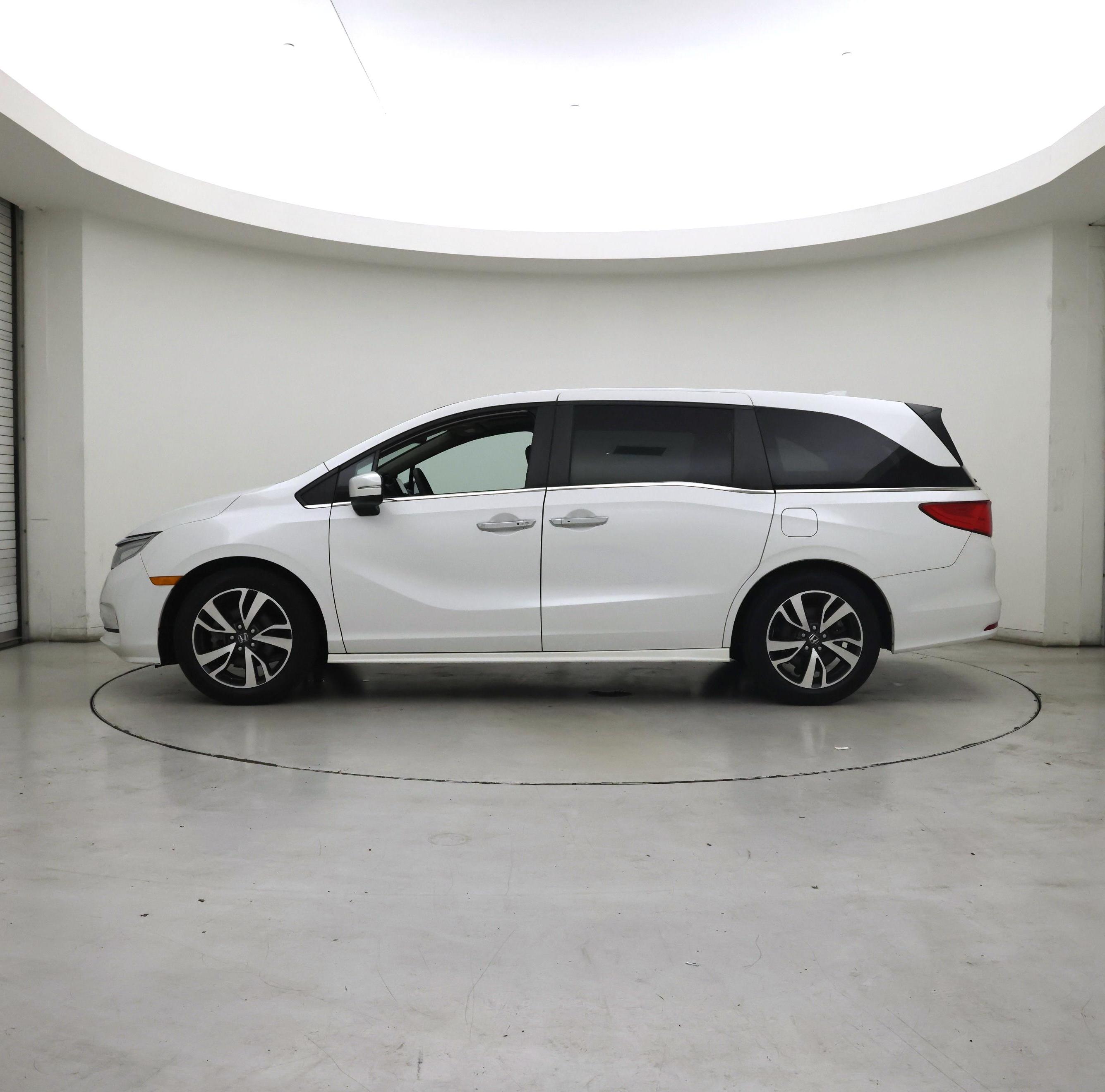 Thumbnail: 2023 Honda Odyssey - 3