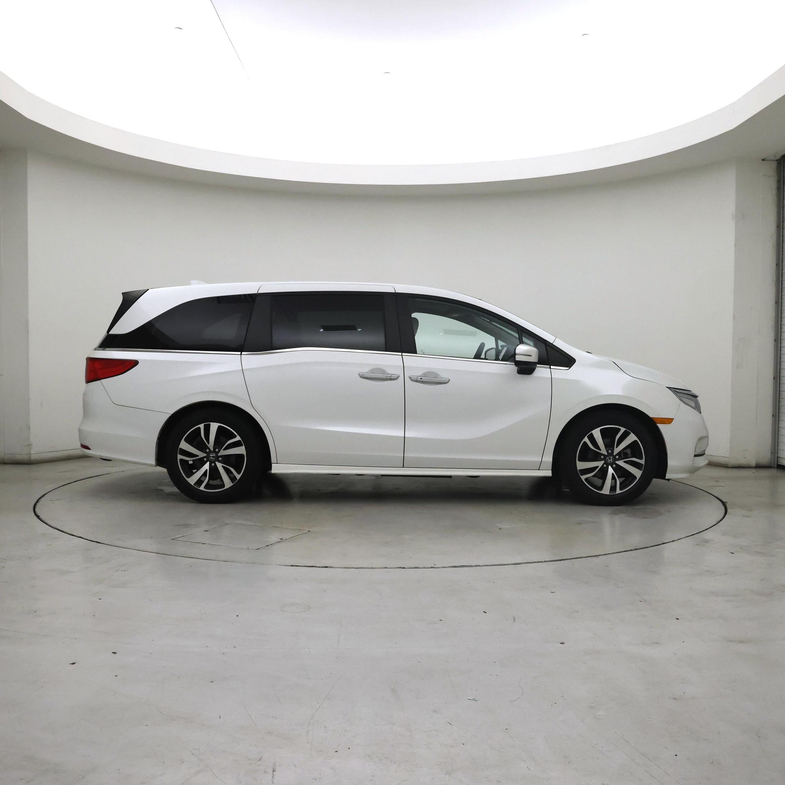 Thumbnail: 2023 Honda Odyssey - 7