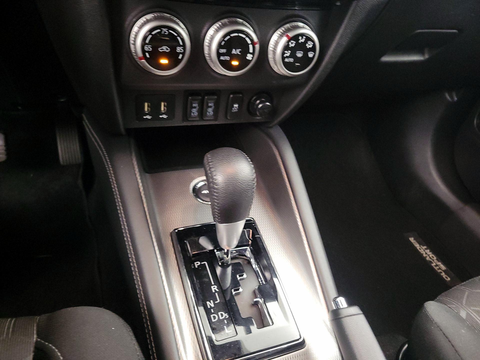 Thumbnail: 2020 Mitsubishi Outlander Sport - 18