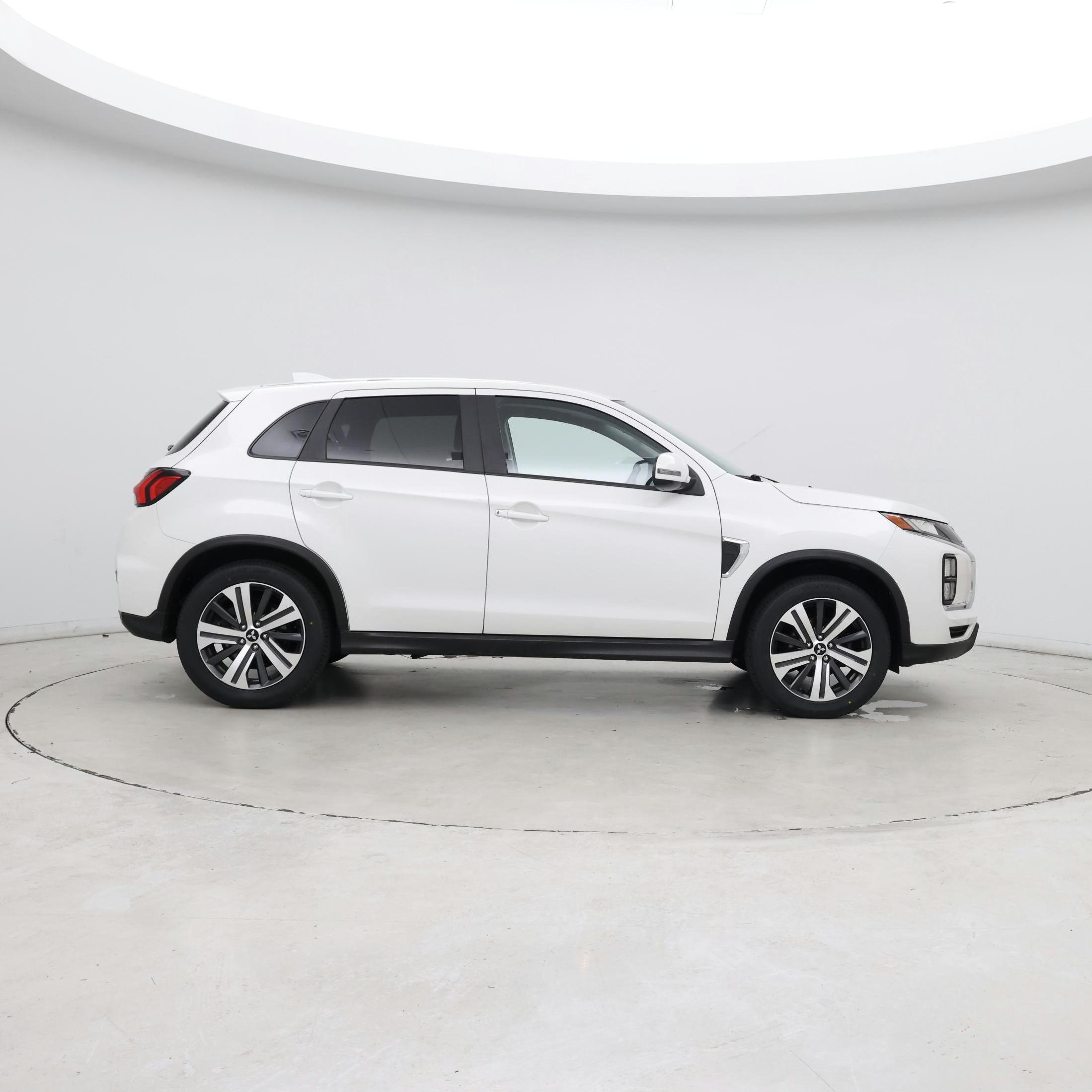 Thumbnail: 2020 Mitsubishi Outlander Sport - 7