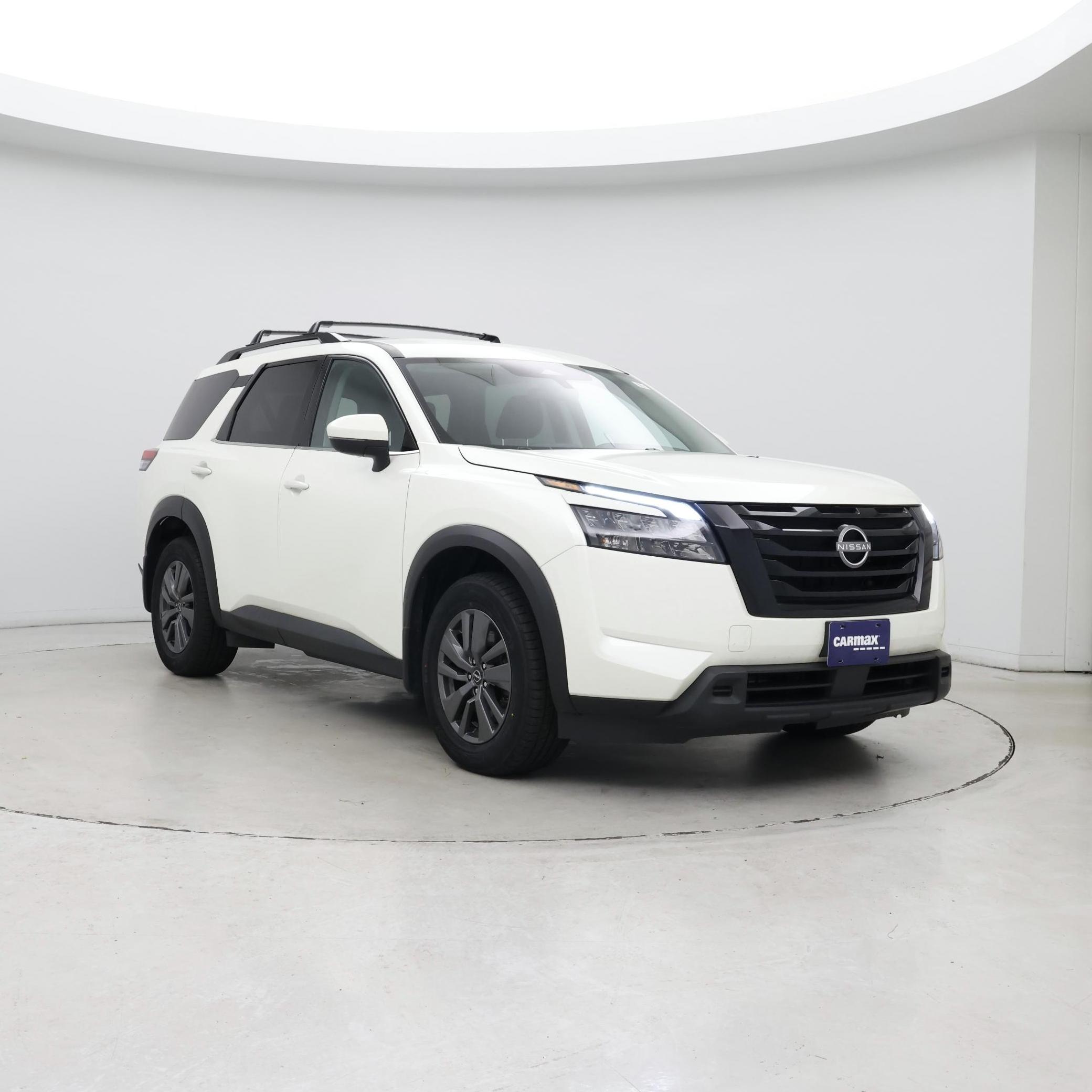 White 2024 Nissan Pathfinder SUV / Crossover All-Wheel Drive Automatic