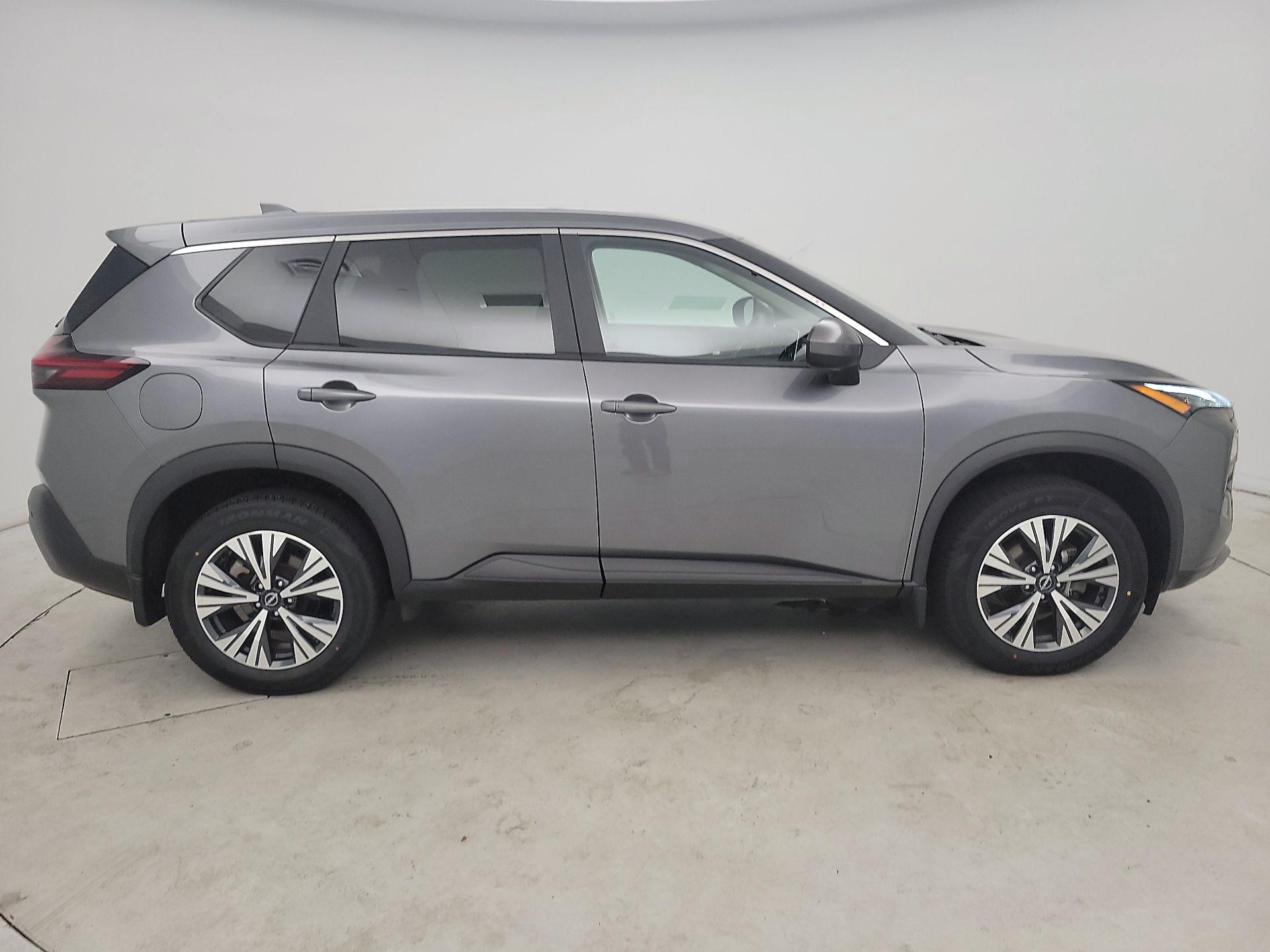 Thumbnail: 2023 Nissan Rogue - 4