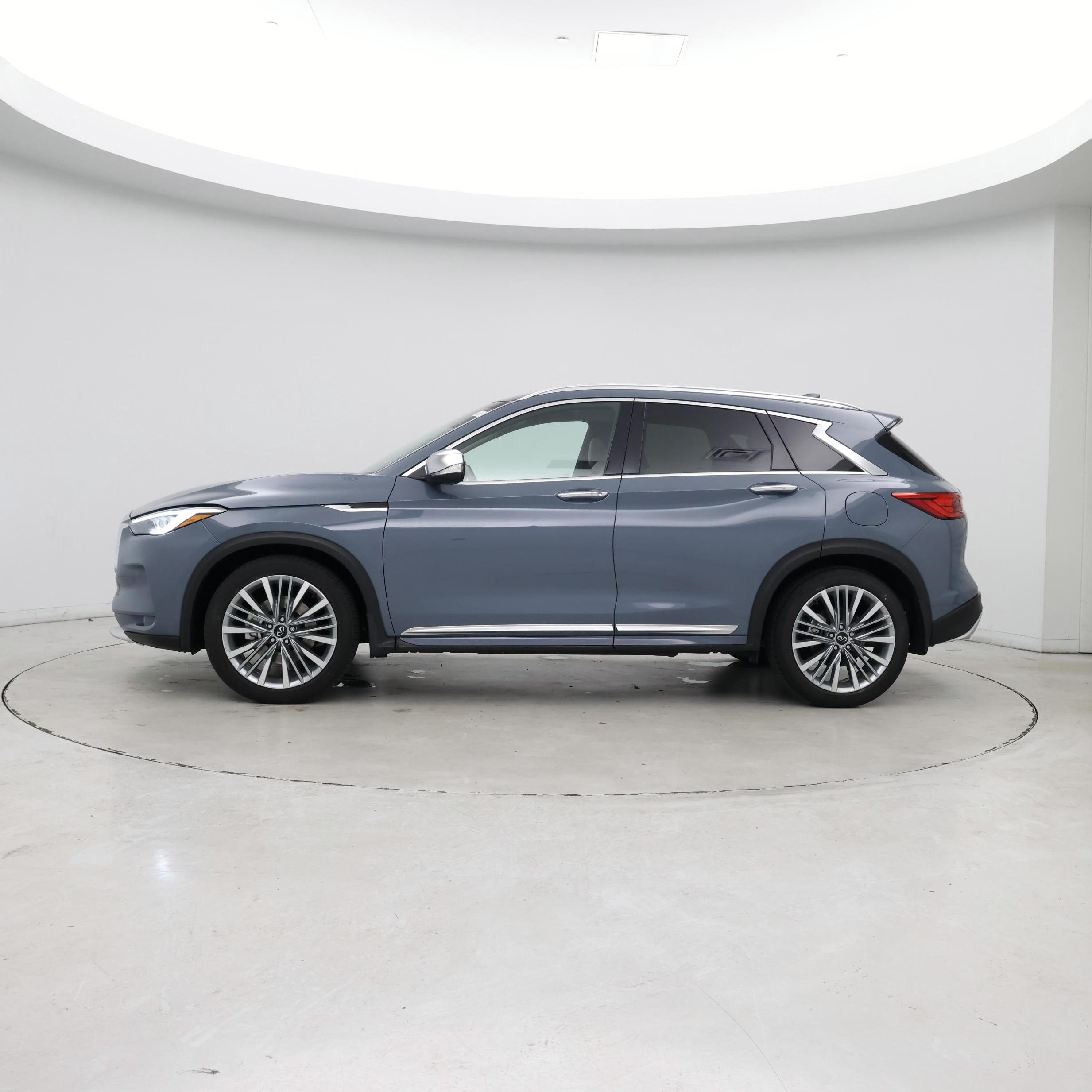 Thumbnail: 2023 INFINITI QX50 - 3
