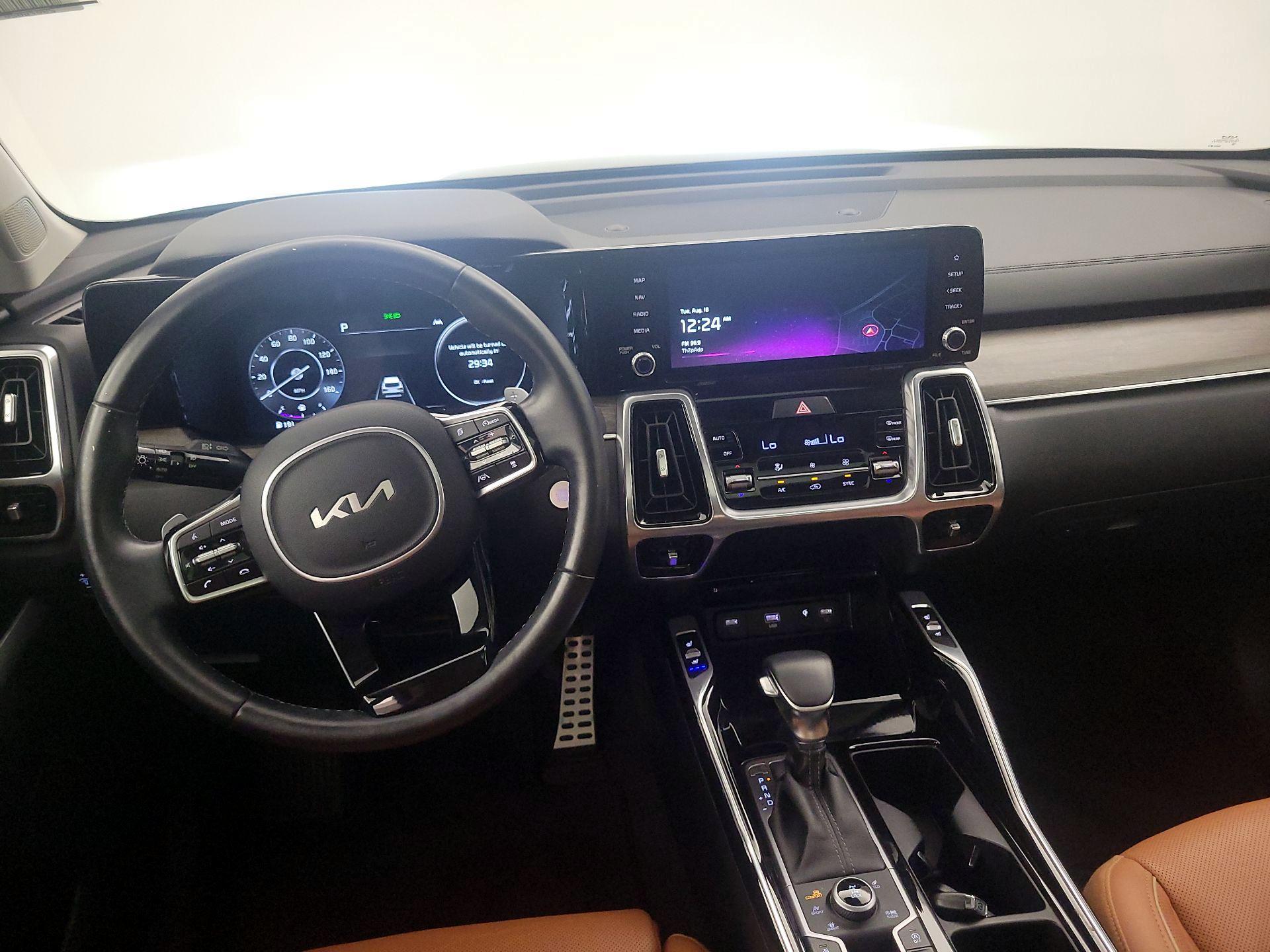 Thumbnail: 2023 Kia Sorento - 9