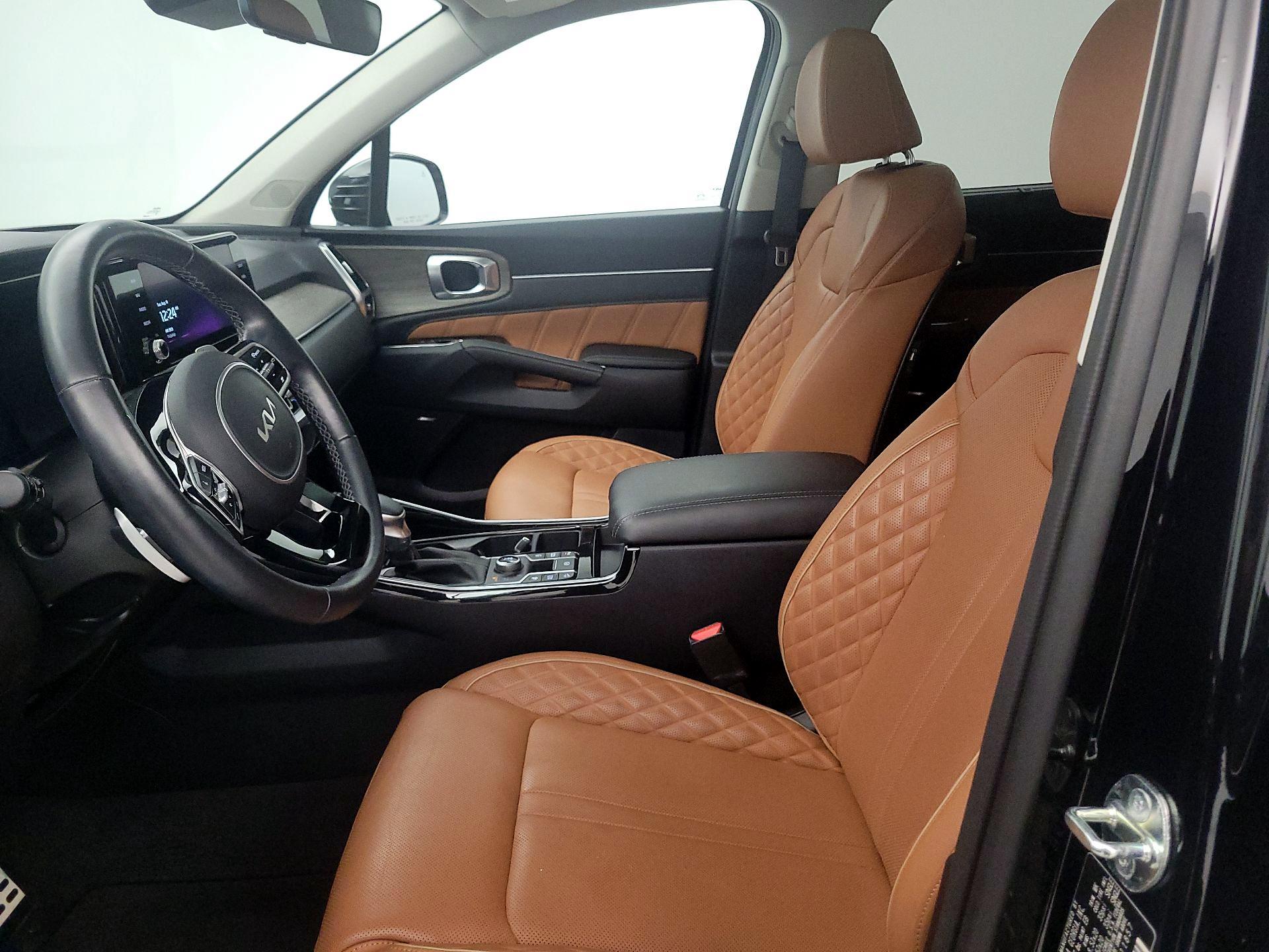 Thumbnail: 2023 Kia Sorento - 11