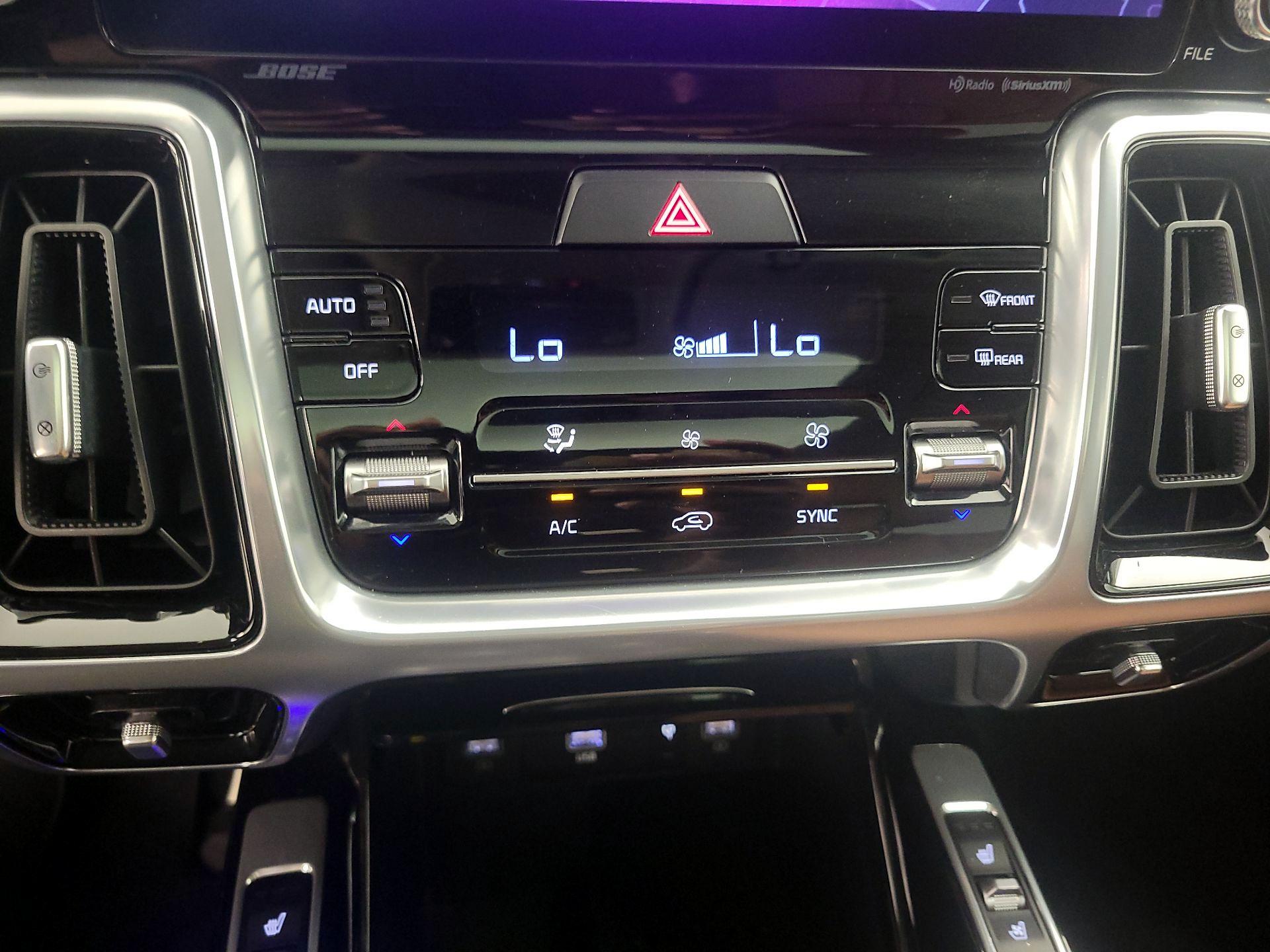 Thumbnail: 2023 Kia Sorento - 16