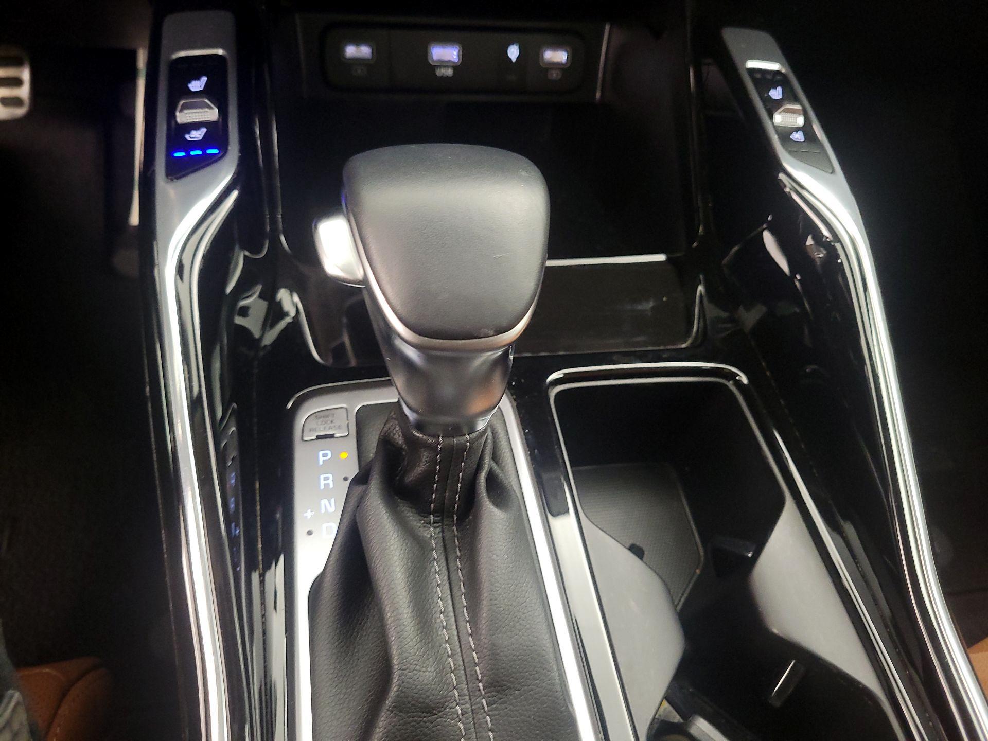 Thumbnail: 2023 Kia Sorento - 17