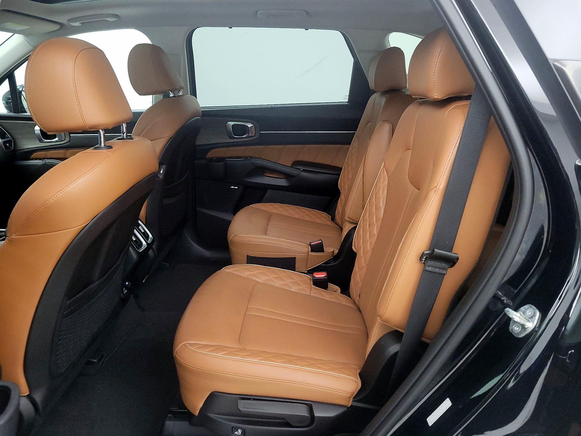 Thumbnail: 2023 Kia Sorento - 20