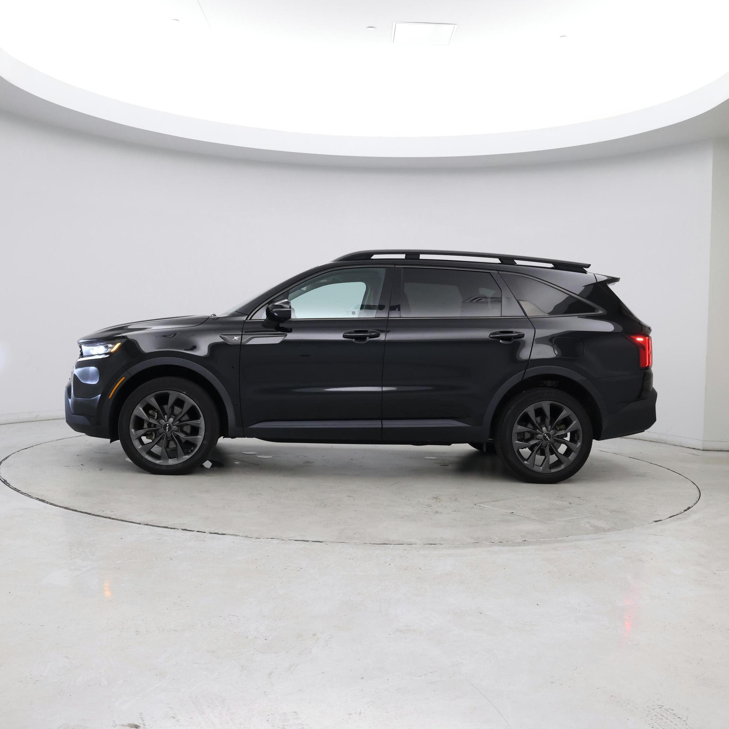 Thumbnail: 2023 Kia Sorento - 3