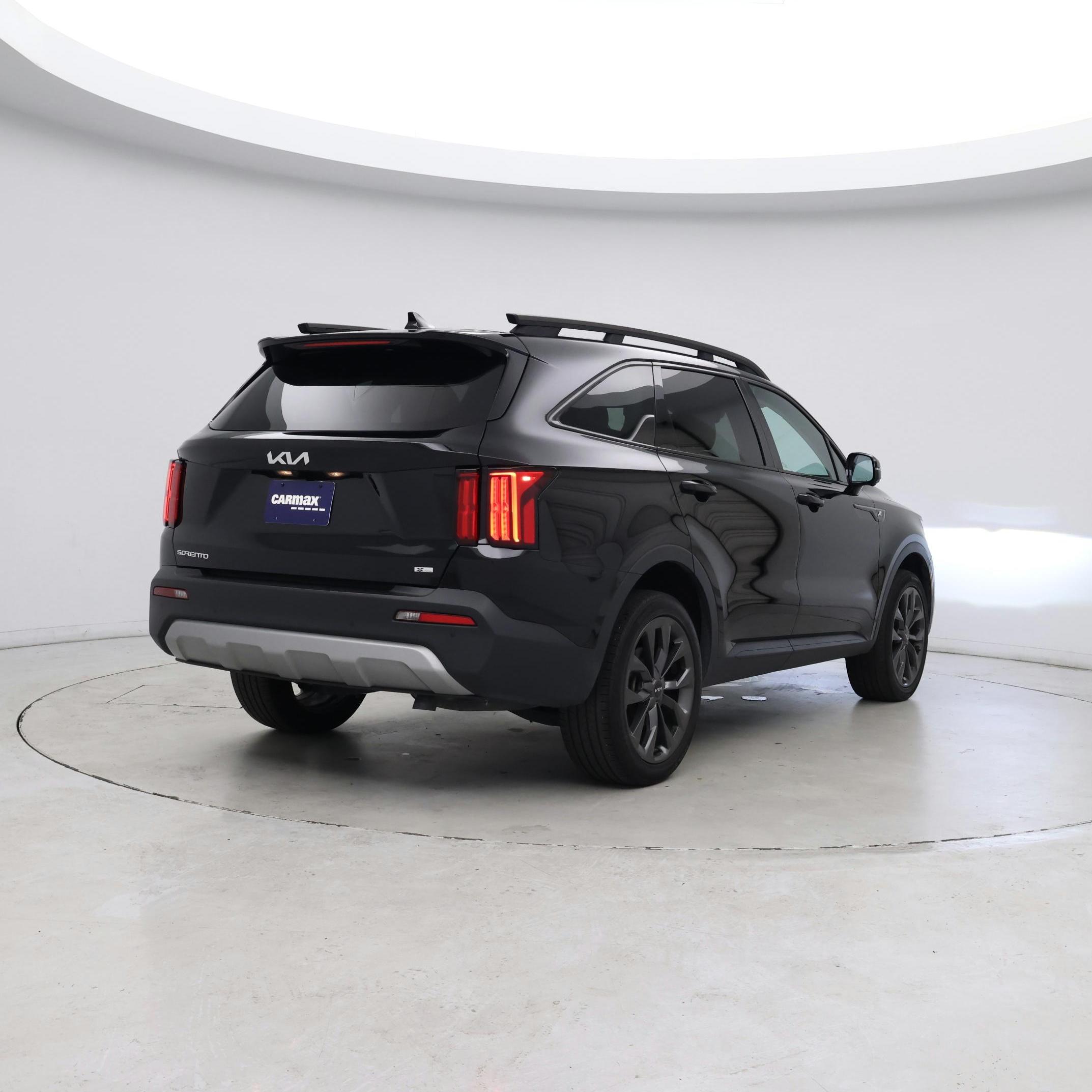 Thumbnail: 2023 Kia Sorento - 8