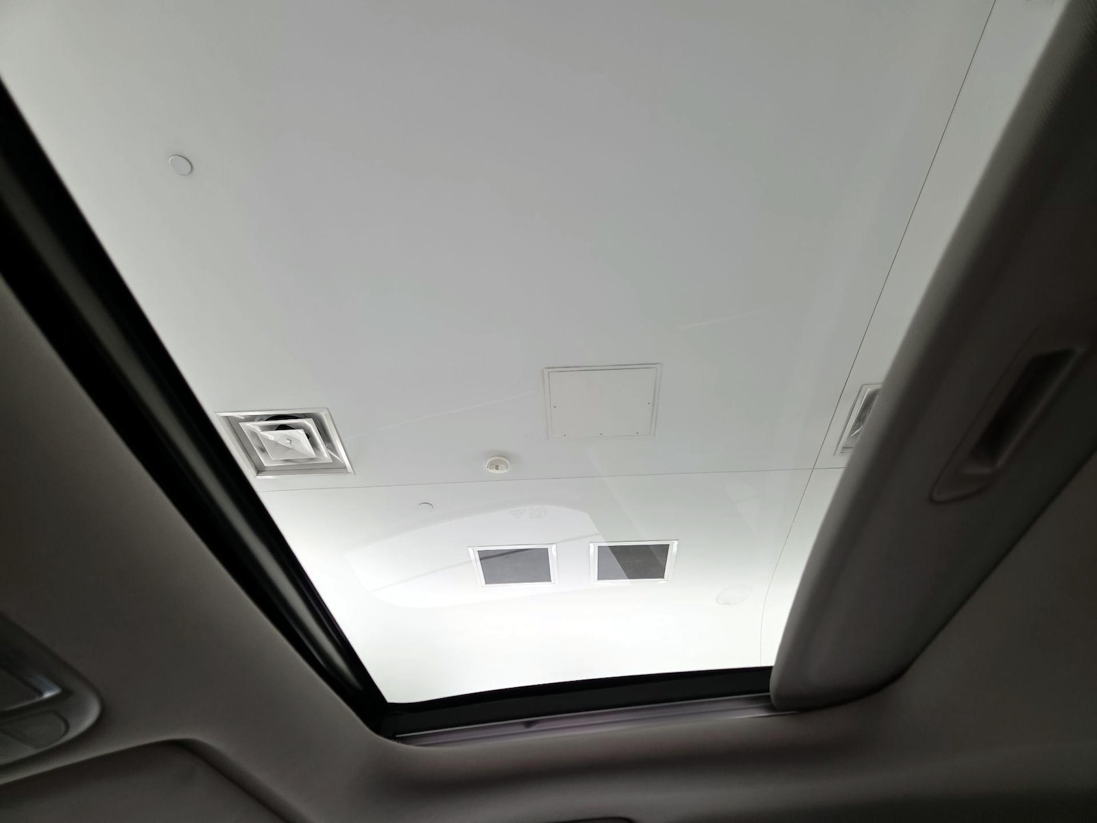 Sunroof(s) & Skylight(s)