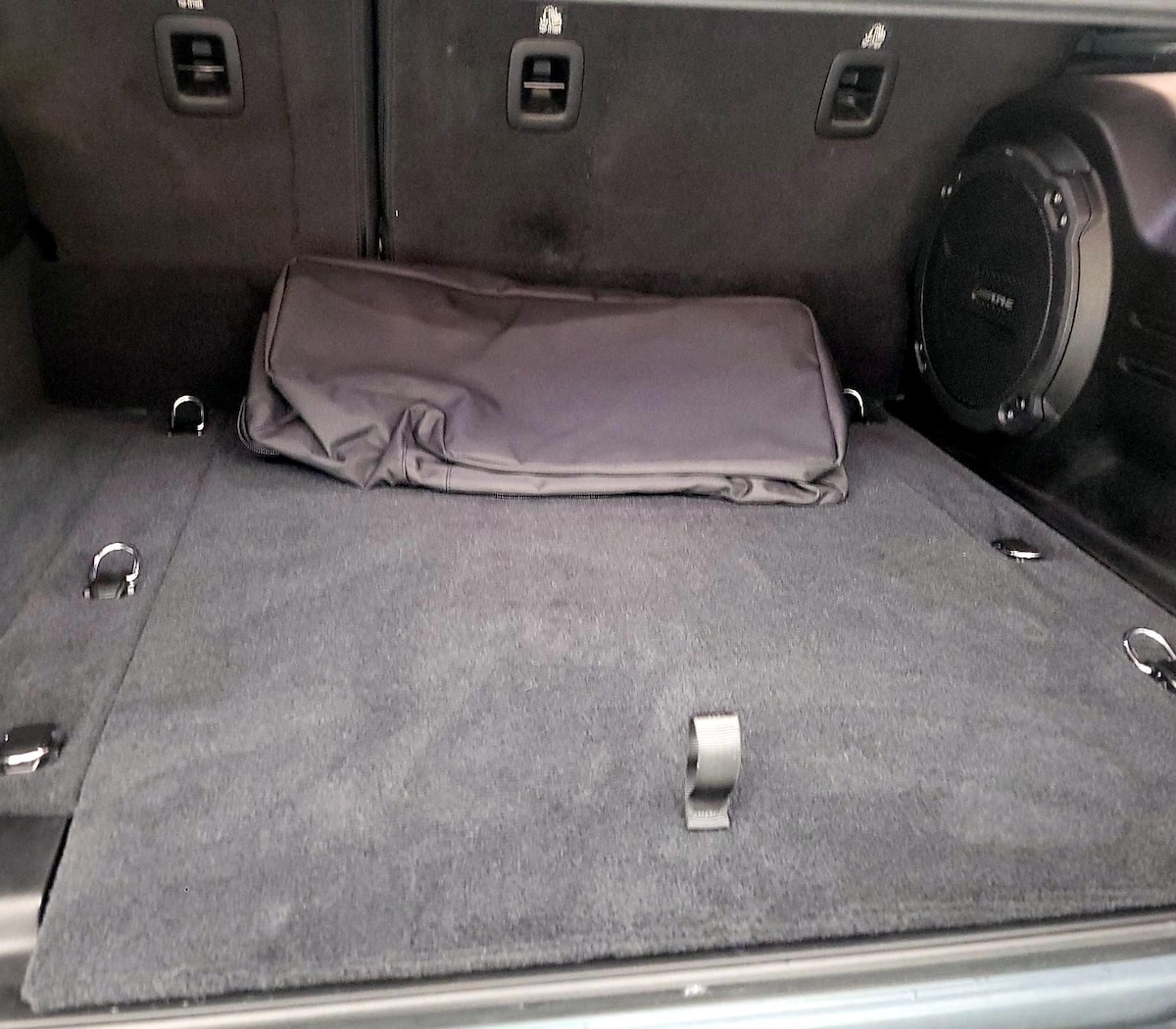 Trunk/Cargo (Seats Up)