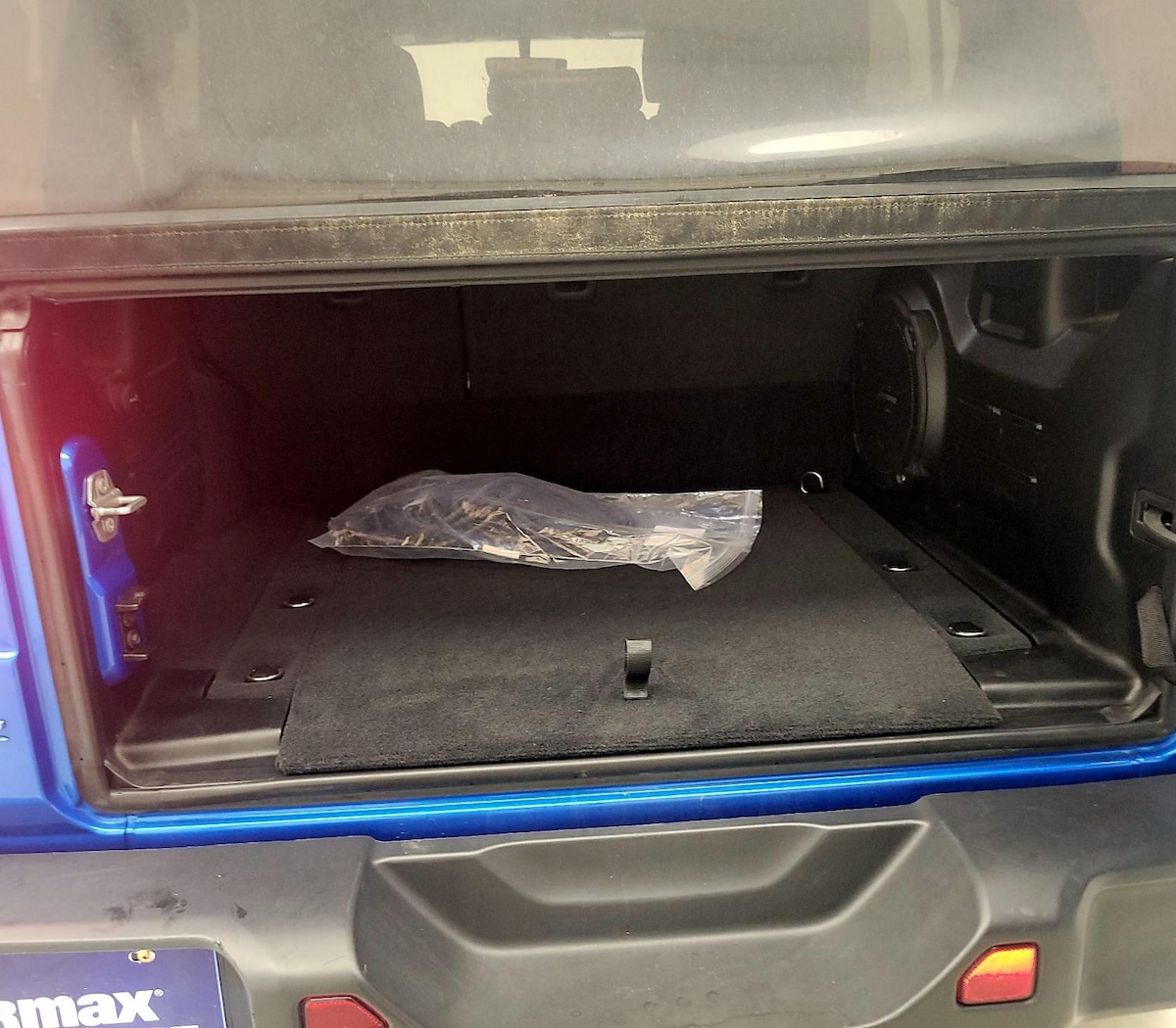 Trunk/Cargo (Seats Up)