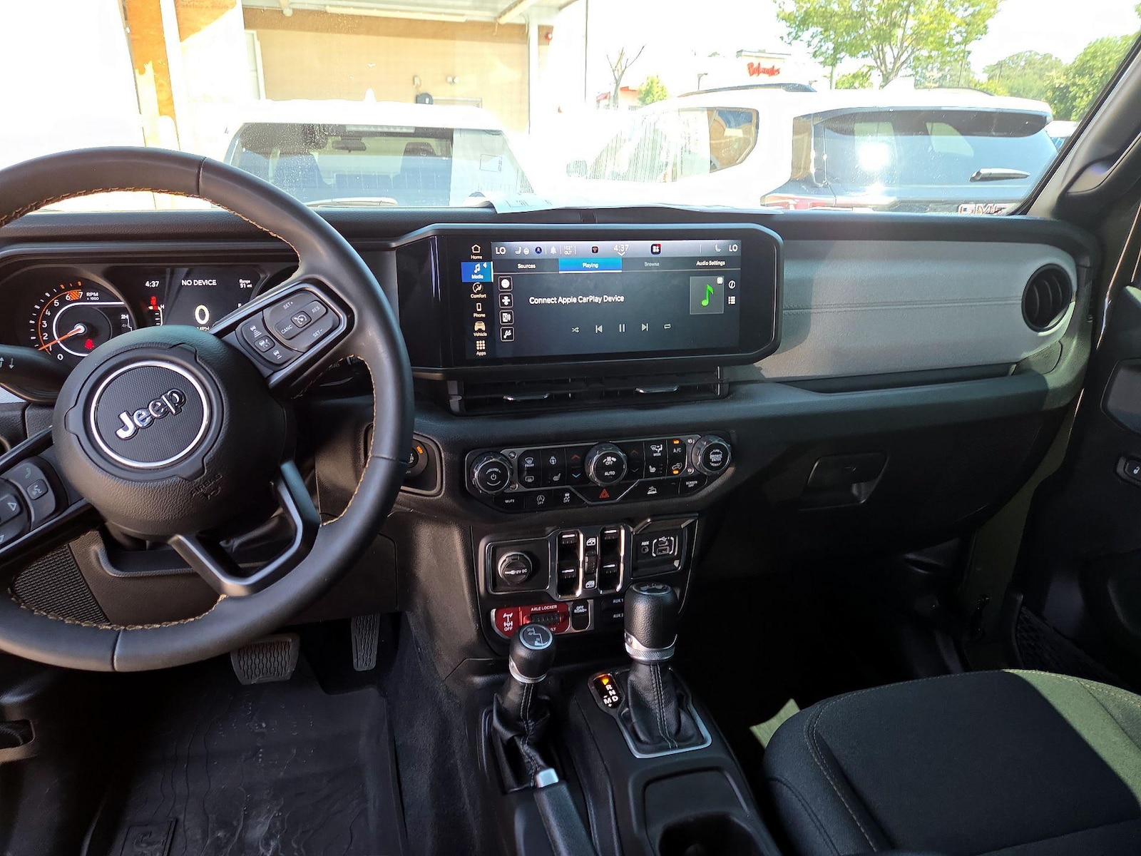 Apple CarPlay® & Android Auto™