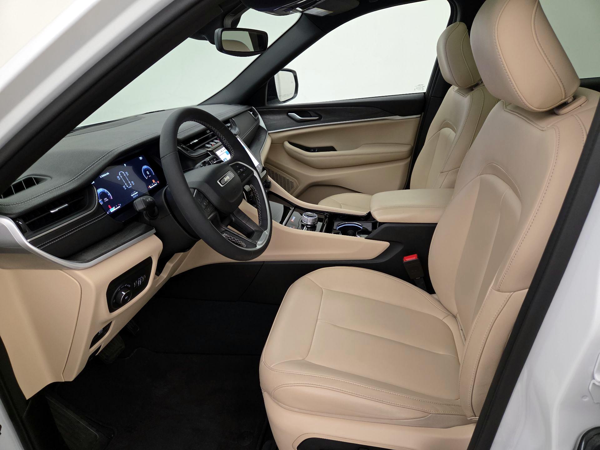 Thumbnail: 2023 Jeep Grand Cherokee L - 11