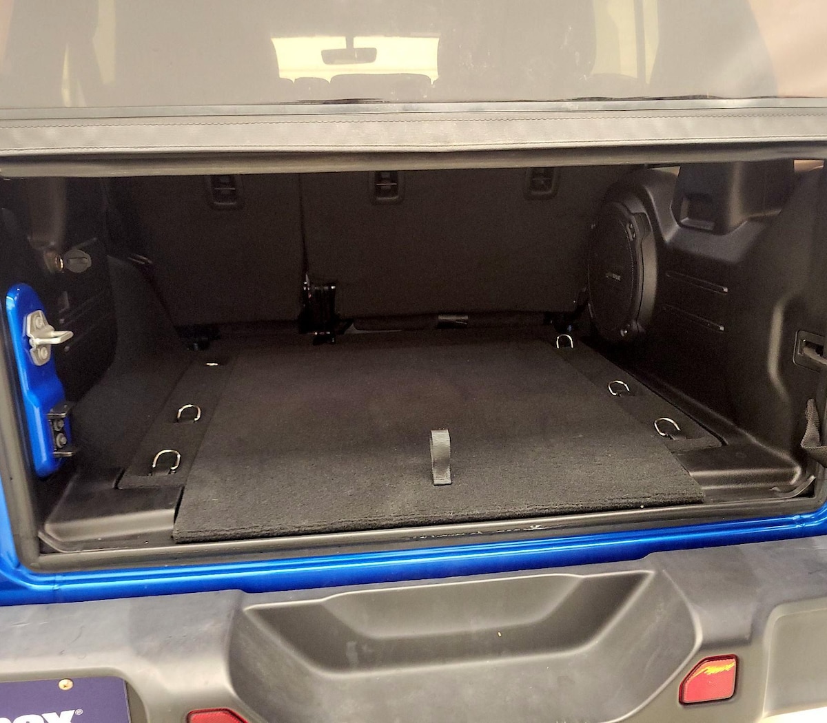 Trunk/Cargo (Seats Up)