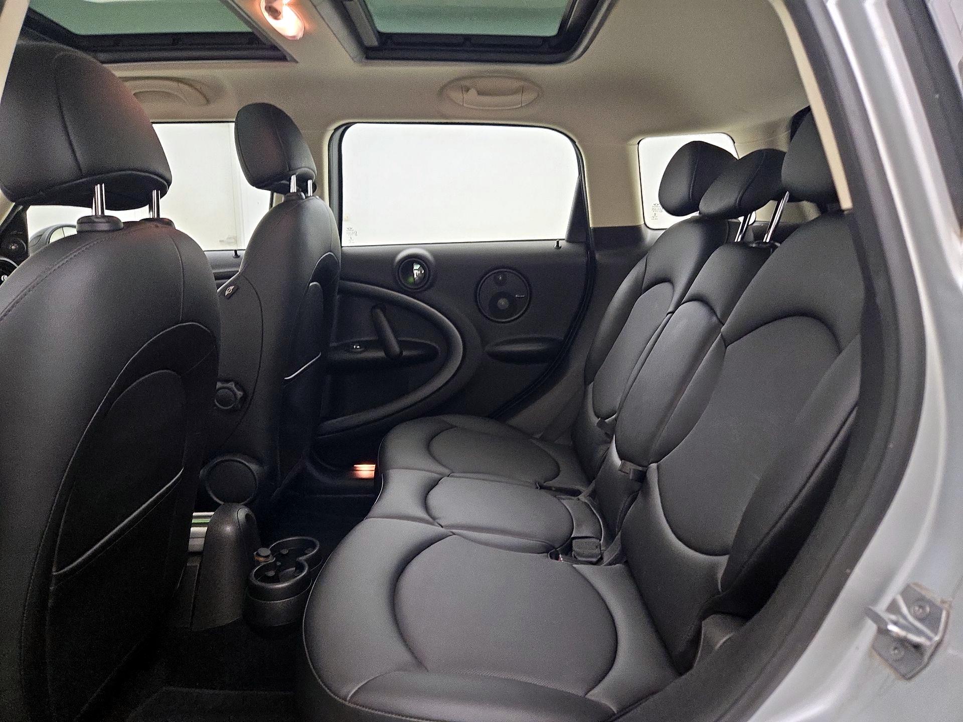 Thumbnail: 2016 MINI Cooper Countryman - 18