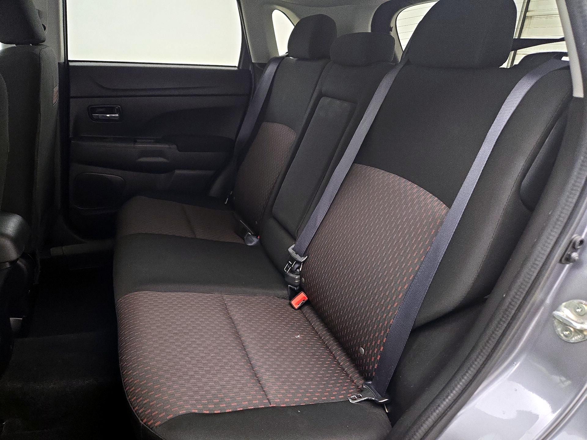 Thumbnail: 2017 Mitsubishi Outlander Sport - 19