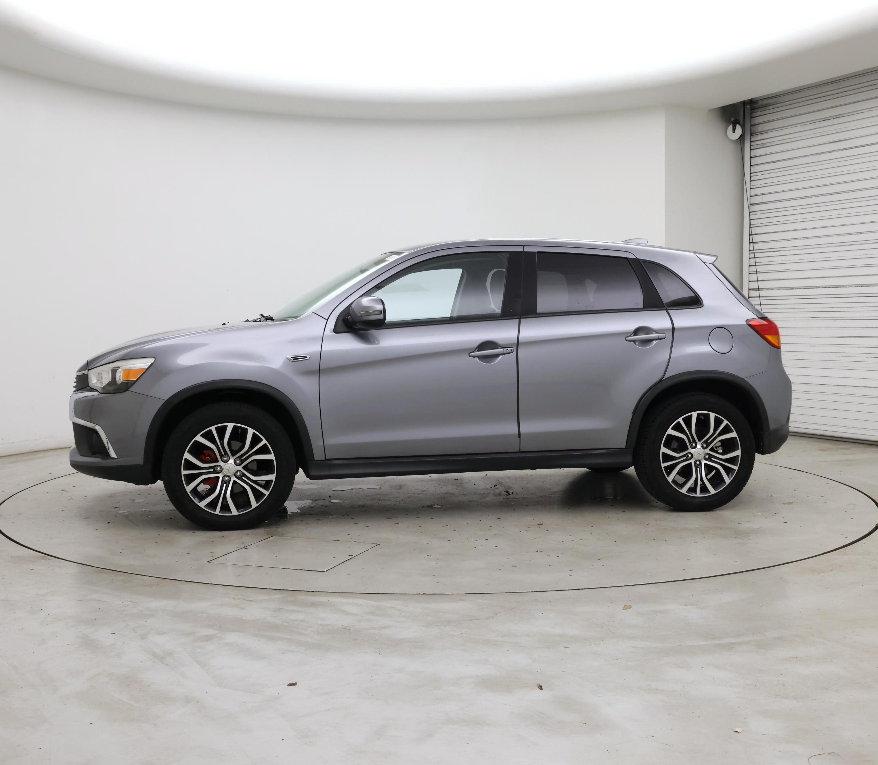 Thumbnail: 2017 Mitsubishi Outlander Sport - 3