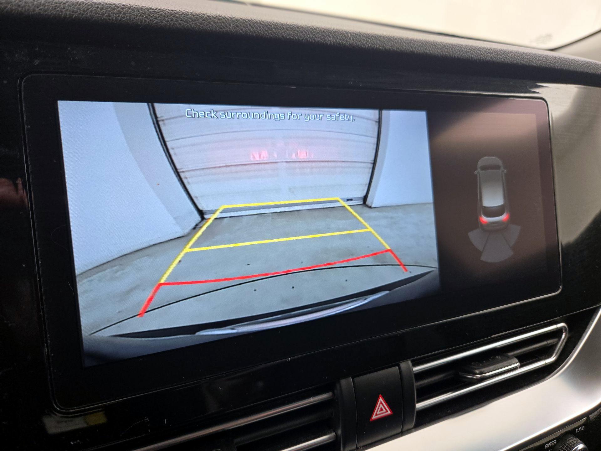 Thumbnail: 2020 Kia Niro - 15