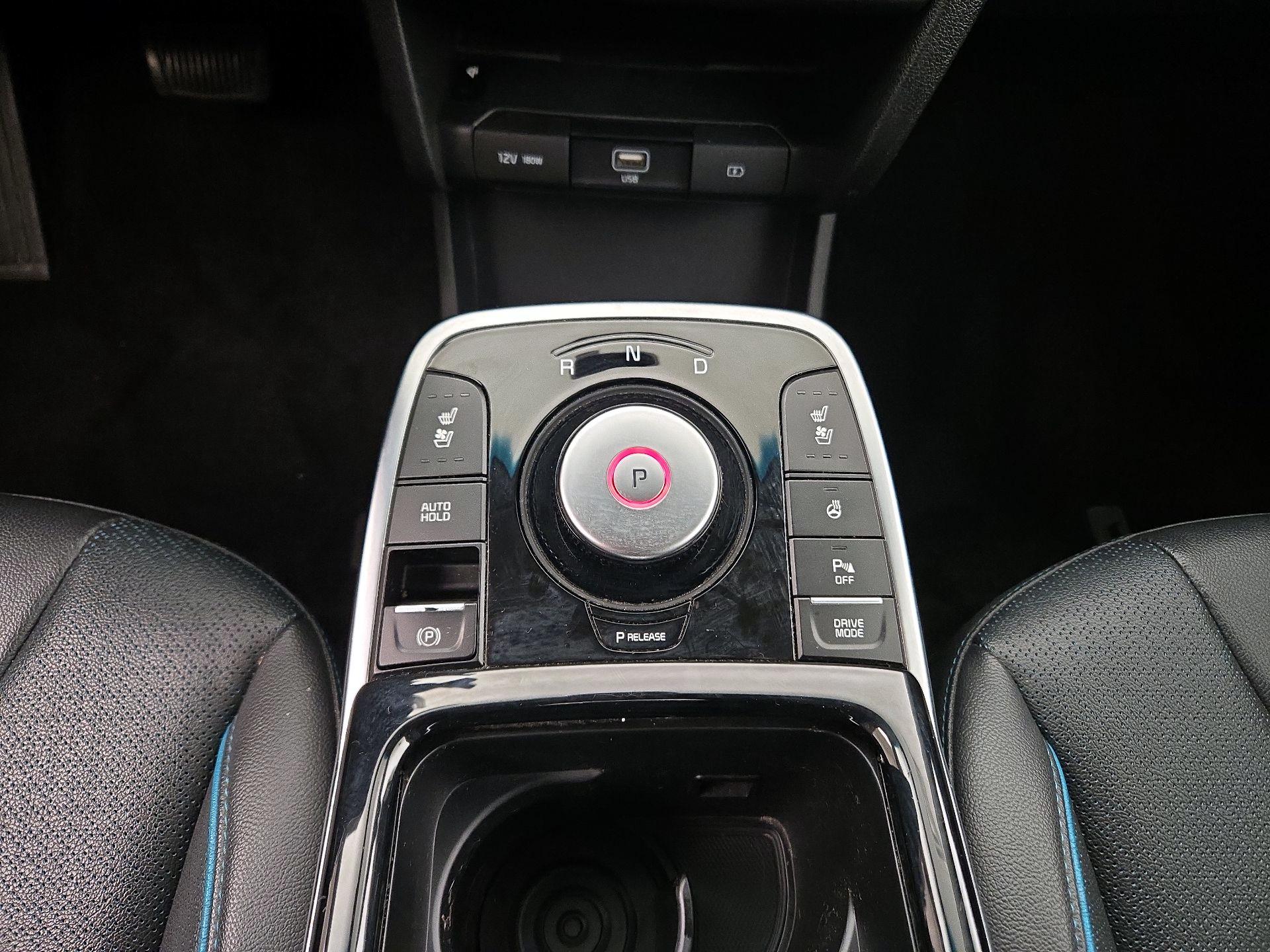 Thumbnail: 2020 Kia Niro - 18