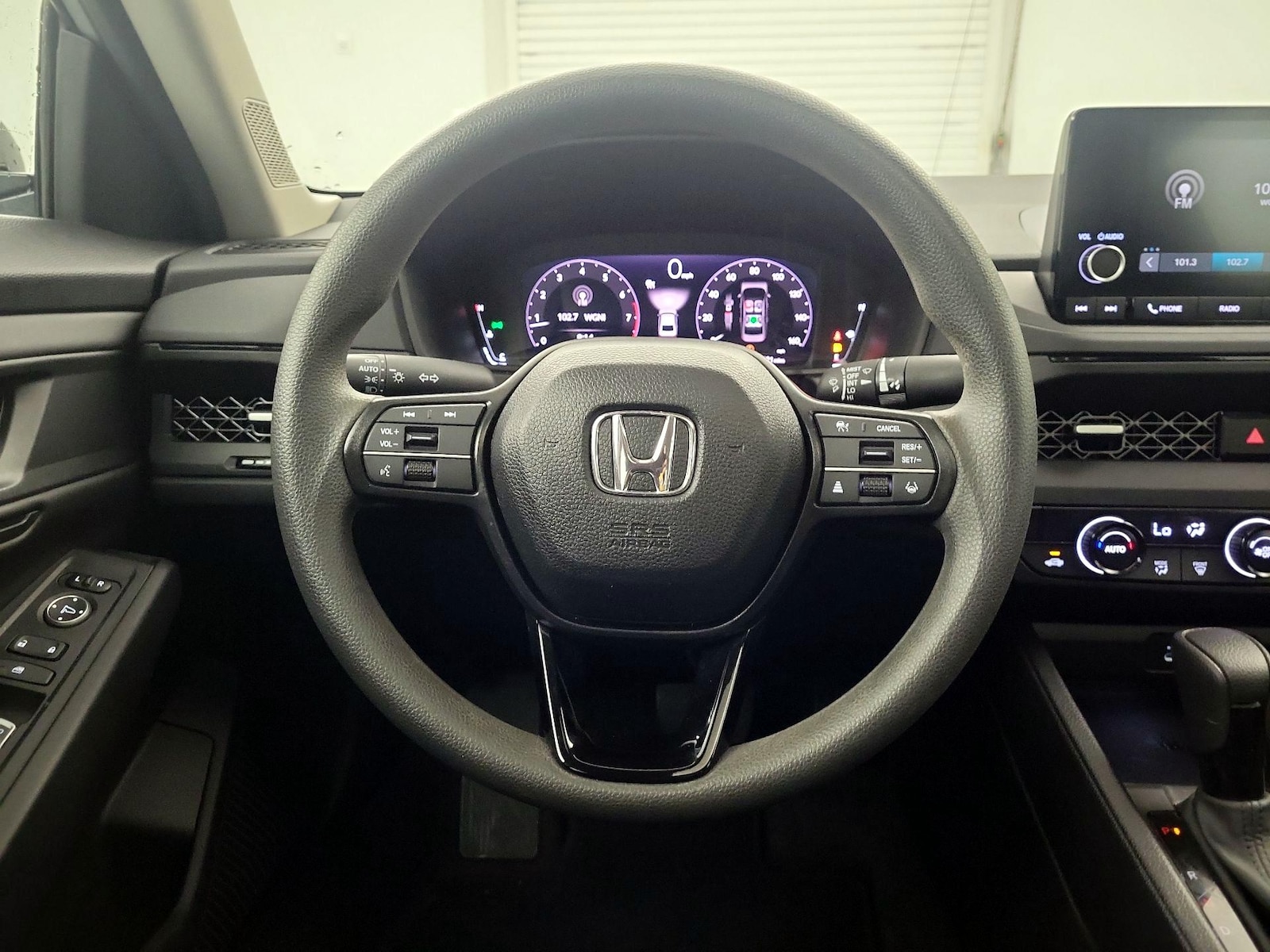 2025 Honda Accord SE - Photo 11