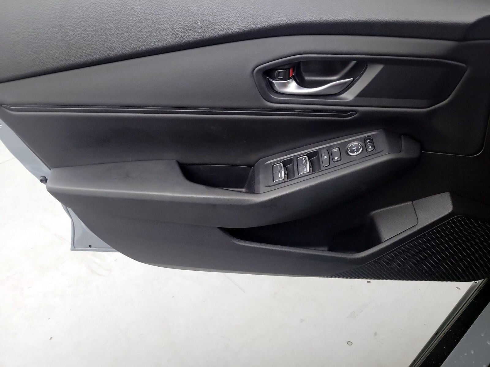 2025 Honda Accord SE - Photo 13