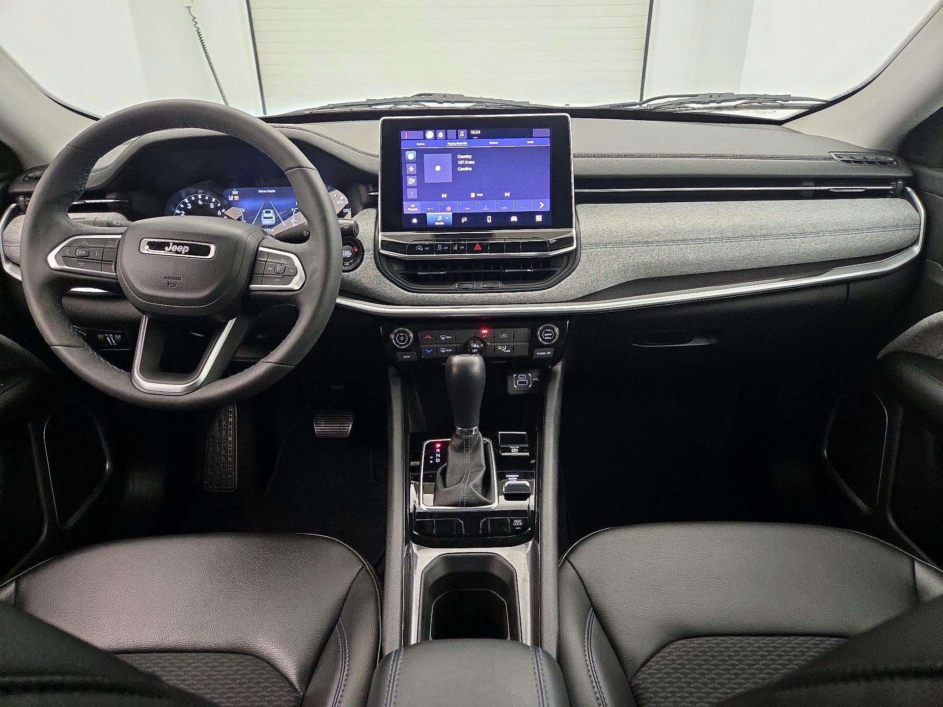 Thumbnail: 2022 Jeep Compass - 9