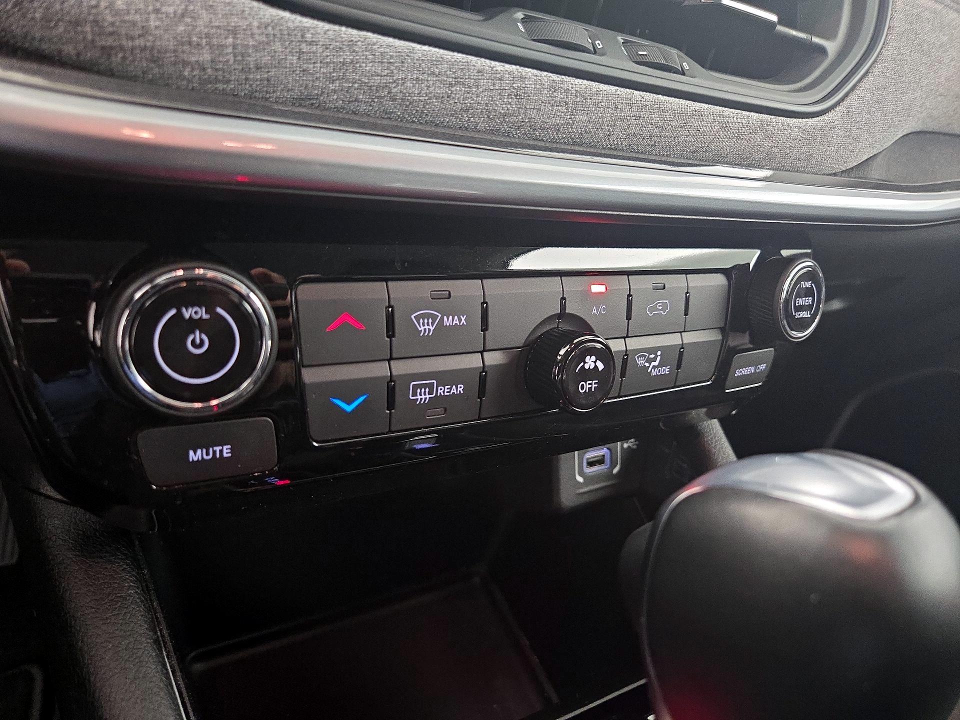 Thumbnail: 2022 Jeep Compass - 16