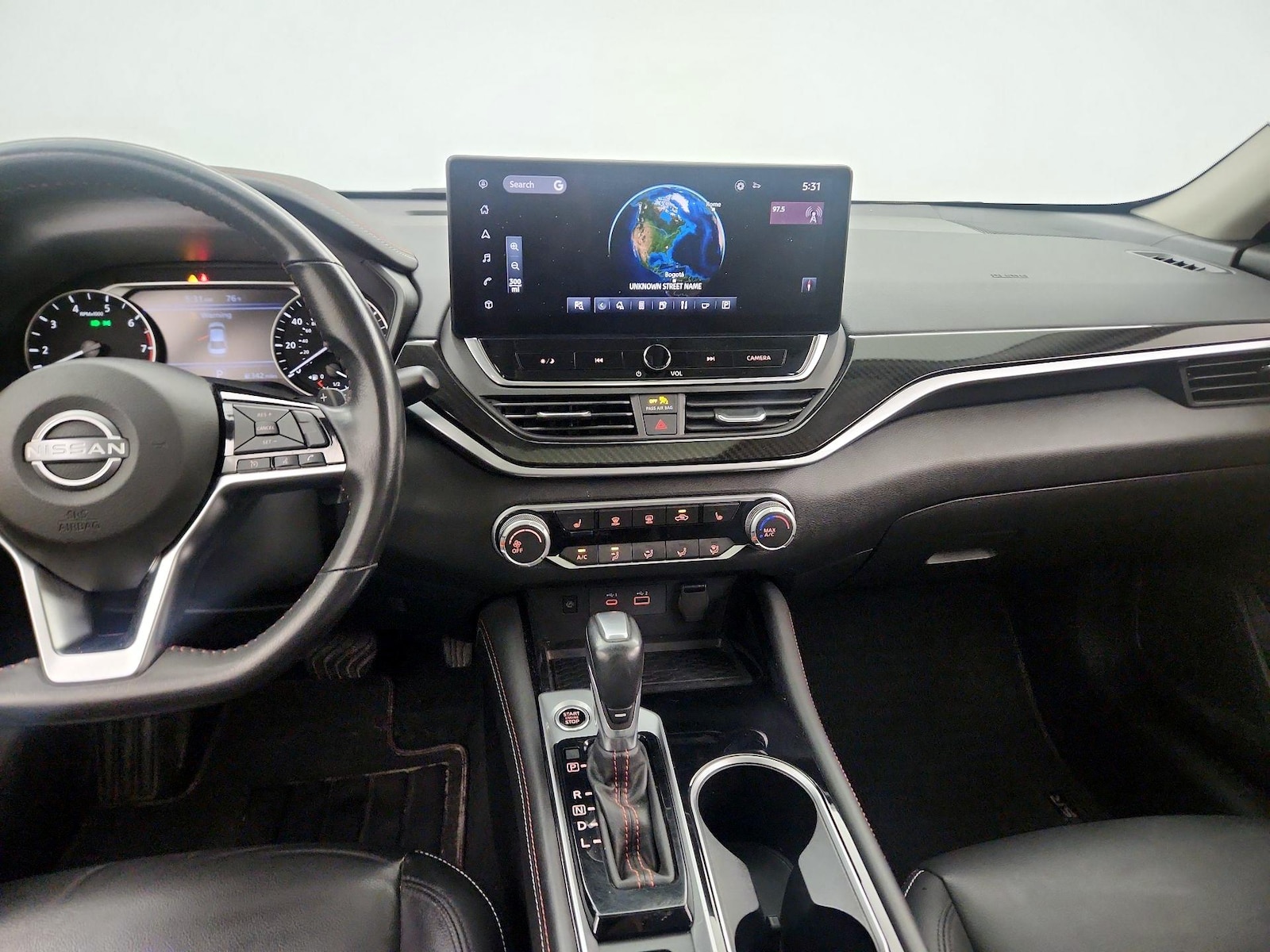 2023 Nissan Altima SR - Photo 10