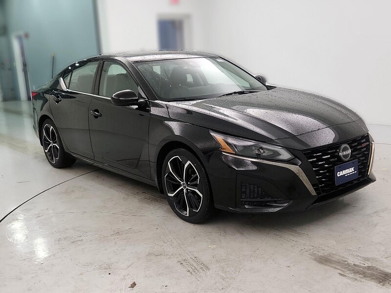 2023 Nissan Altima SR
