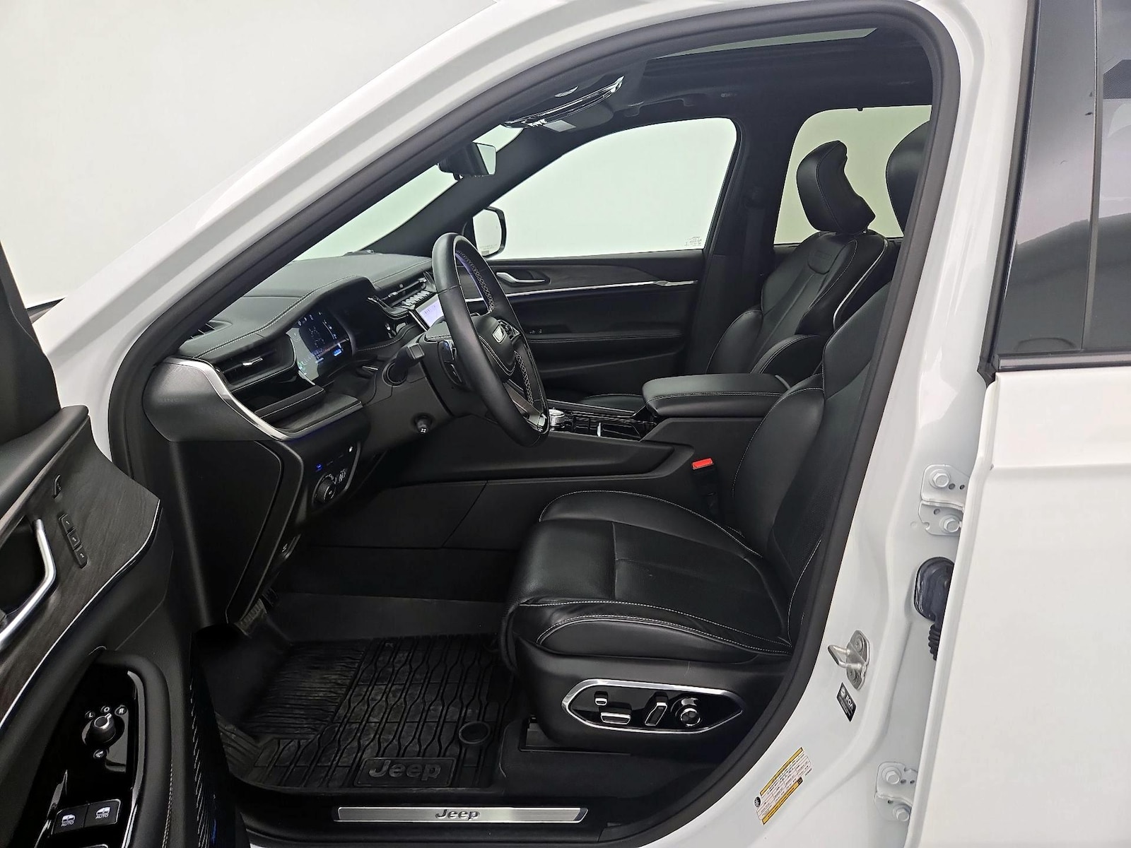 2023 Jeep Grand Cherokee Overland 4xe - Photo 12