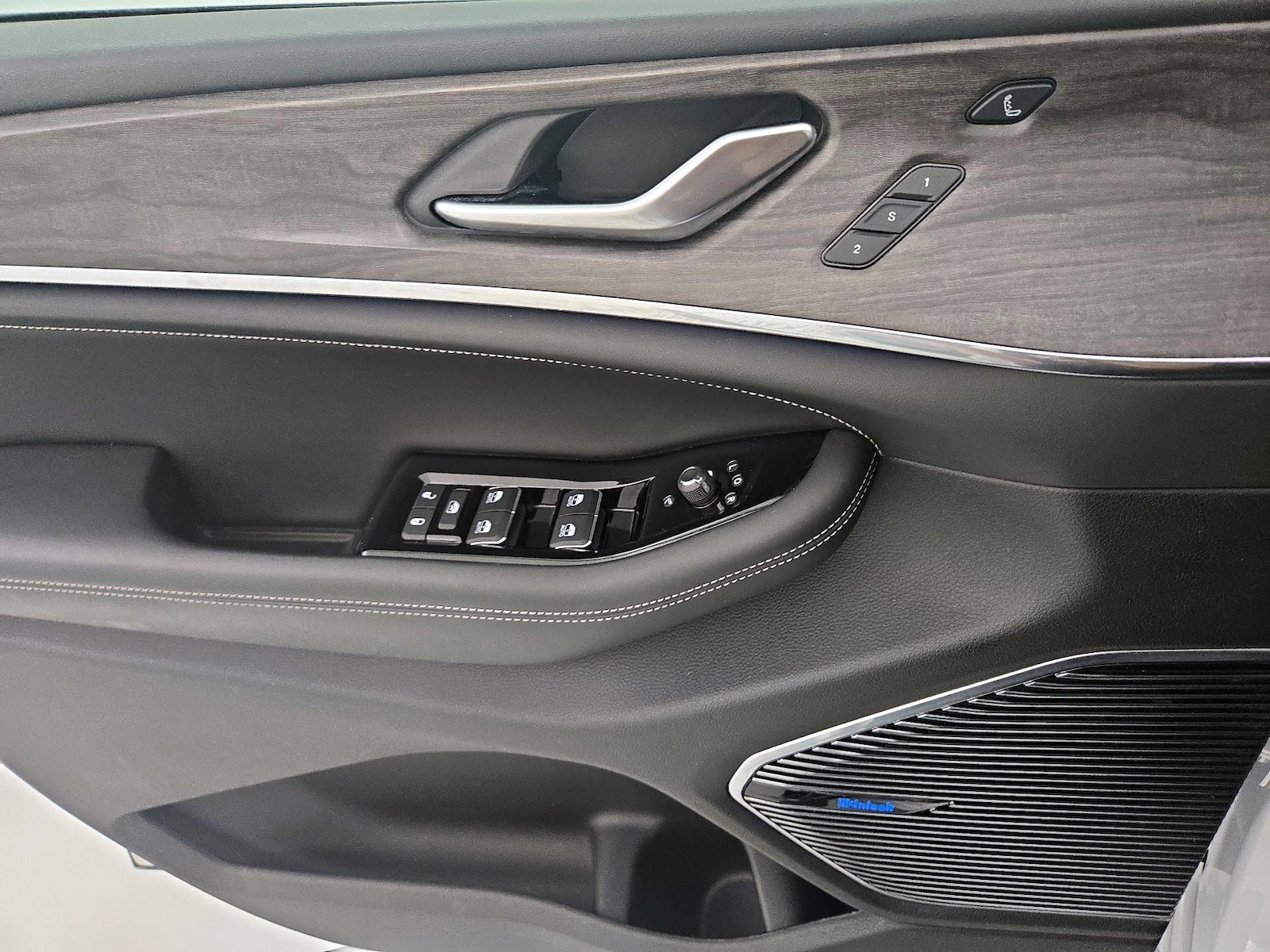 2023 Jeep Grand Cherokee Overland 4xe - Photo 13