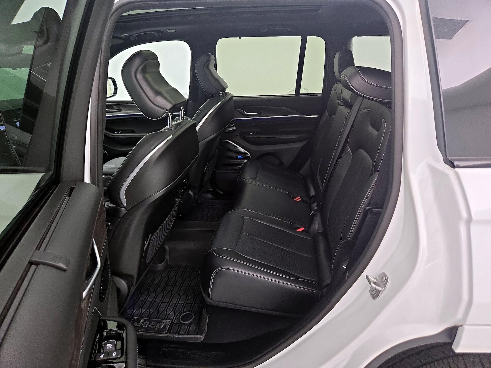 2023 Jeep Grand Cherokee Overland 4xe - Photo 22